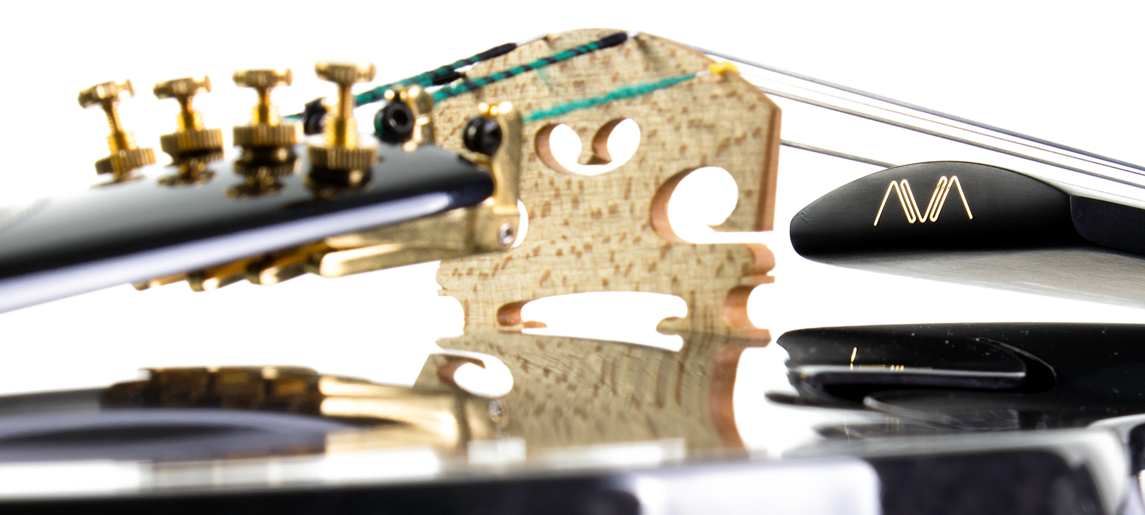 Fotografia de um detalhe do violino.