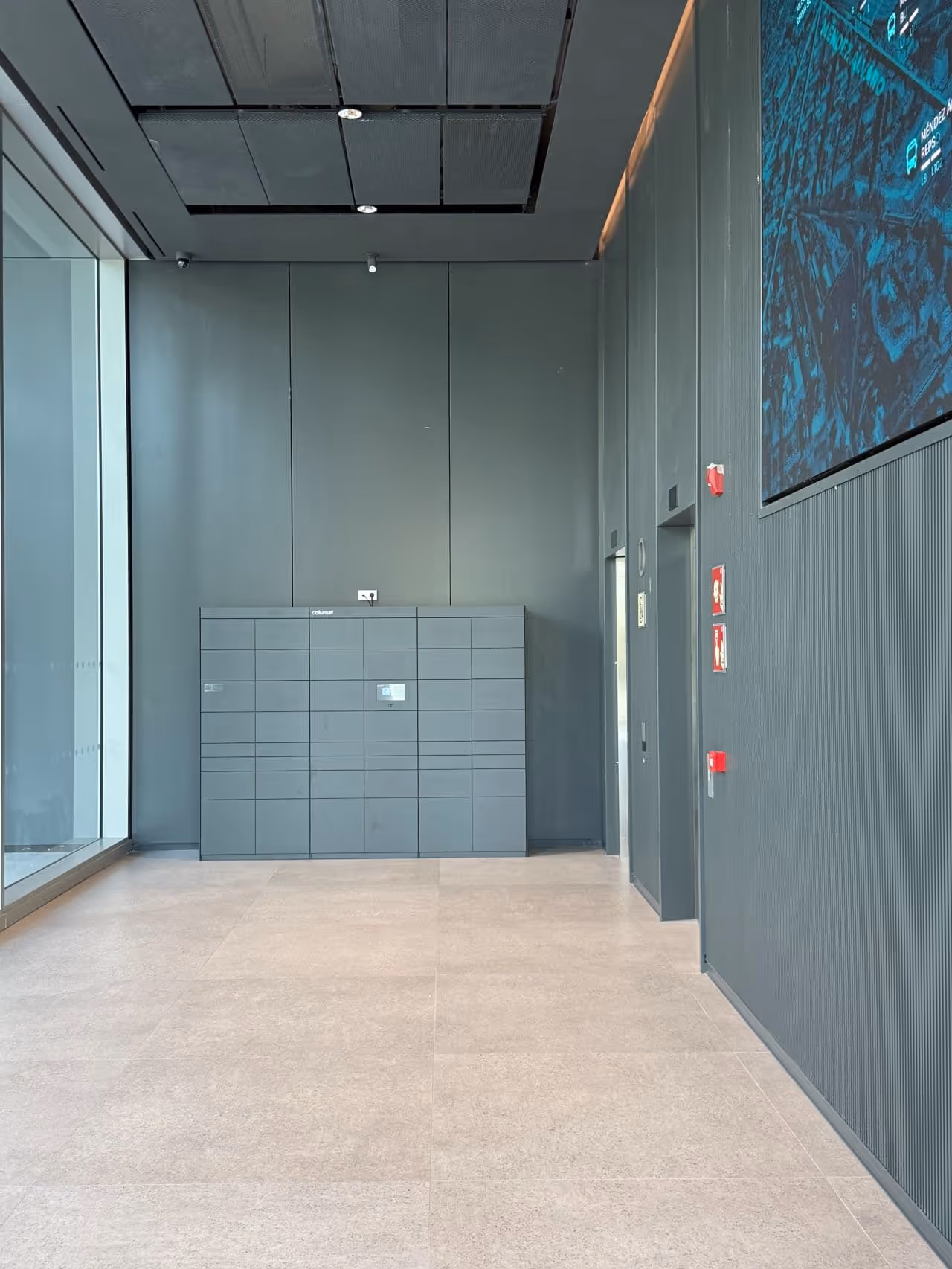 Smart Locker de Columat en el edificio Madnum