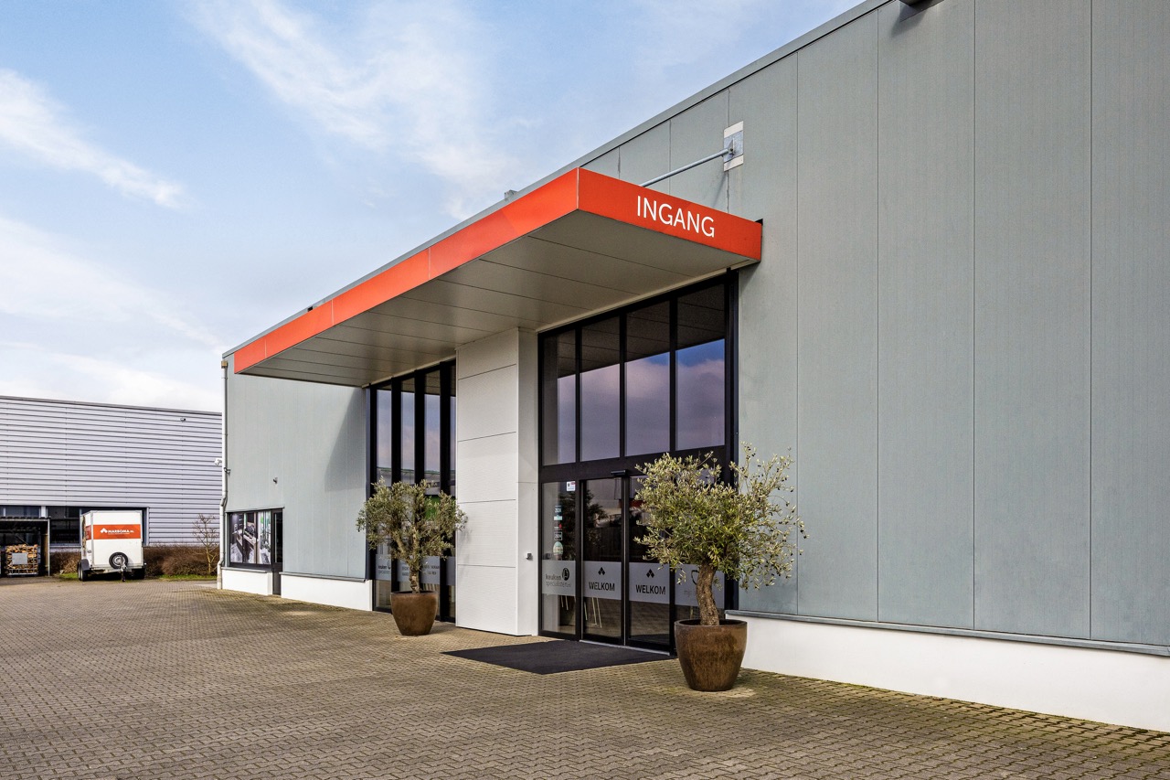 Ingang van de showroom aan het Jonkerspad - Showroom Borculo Marboma