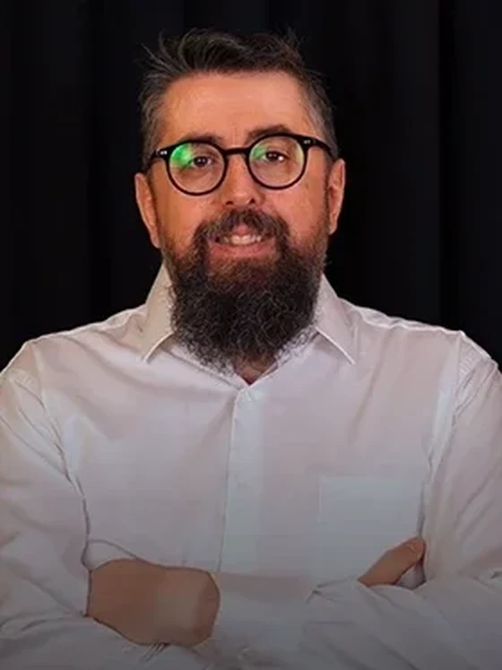 Akan Abdula - Davranış Bilimci & İş Dünyası Danışmanı