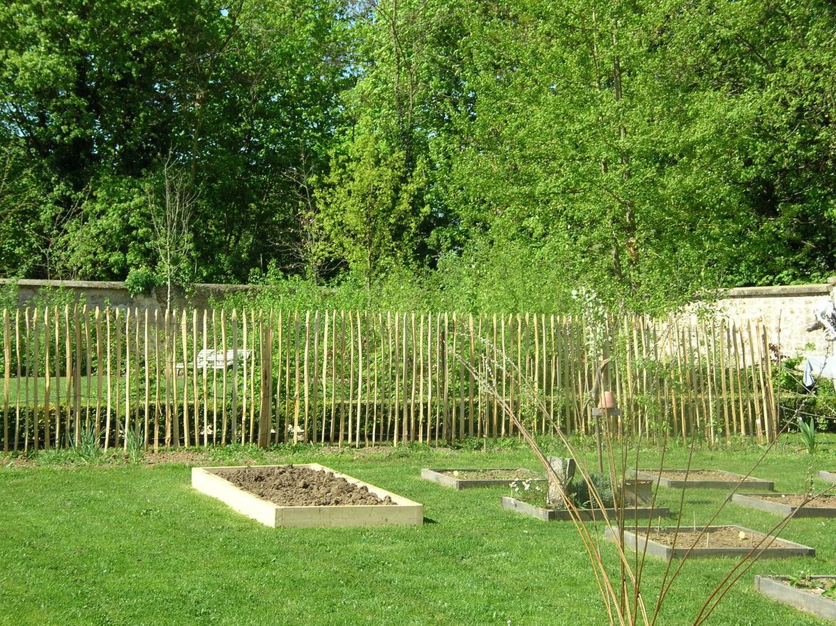 Clôture châtaignier vue rapprochée - lattes fendues qualité premium