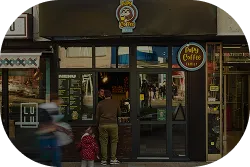 Eksterijer Popy Coffee Family kafeterije u ulici Požeška u Beogradu