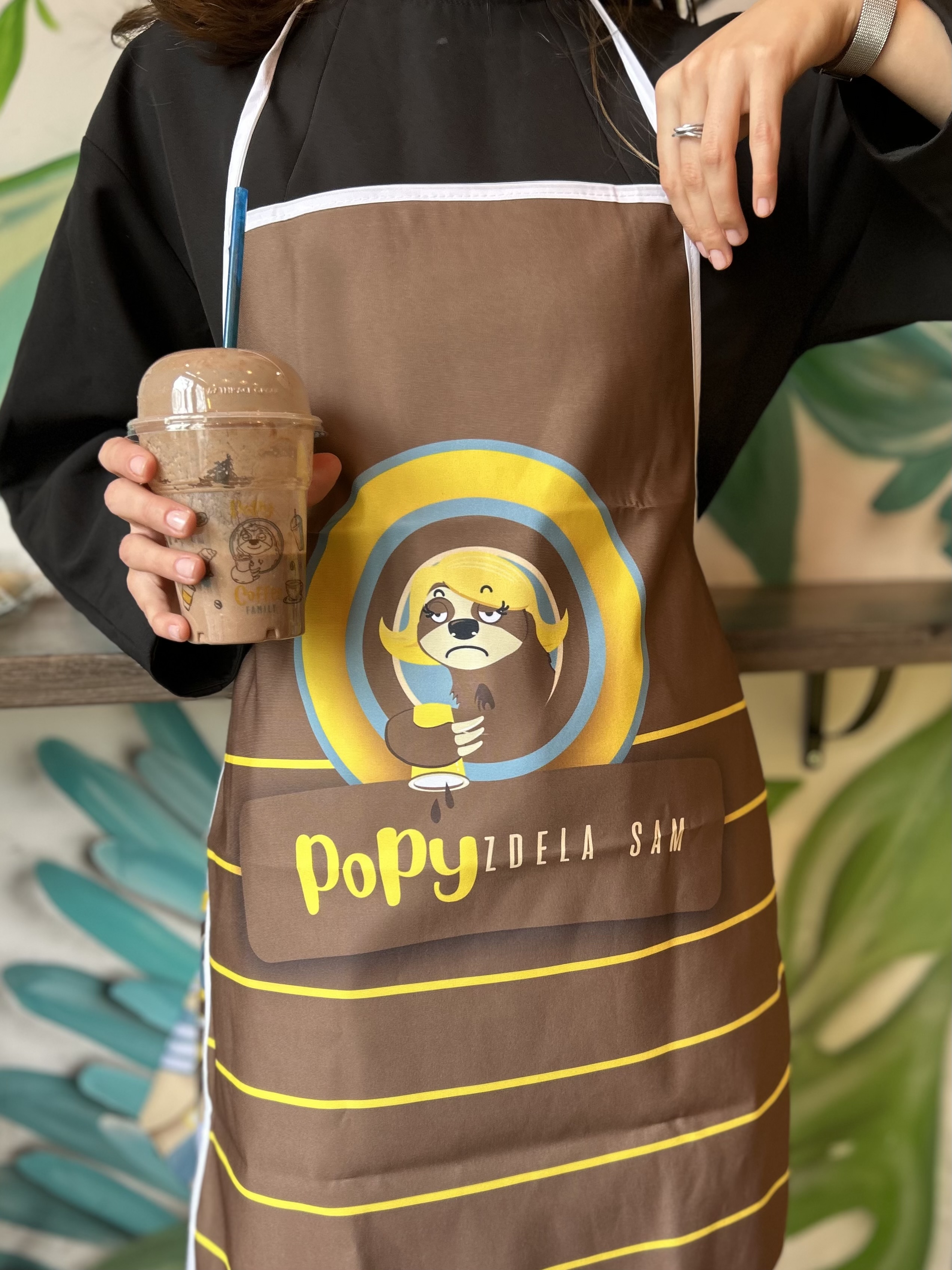 Kuhinjska kecelja sa Popy Coffee Family dizajnom