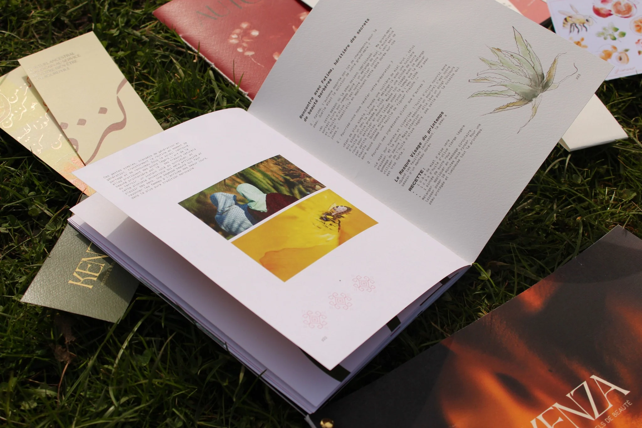 Couverture rouge d'un magazine intitulé 'Automne' avec illustrations de fruits et racines, à côté d'une double page intérieure avec un motif décoratif et un texte en français détaillant des soins corporels.