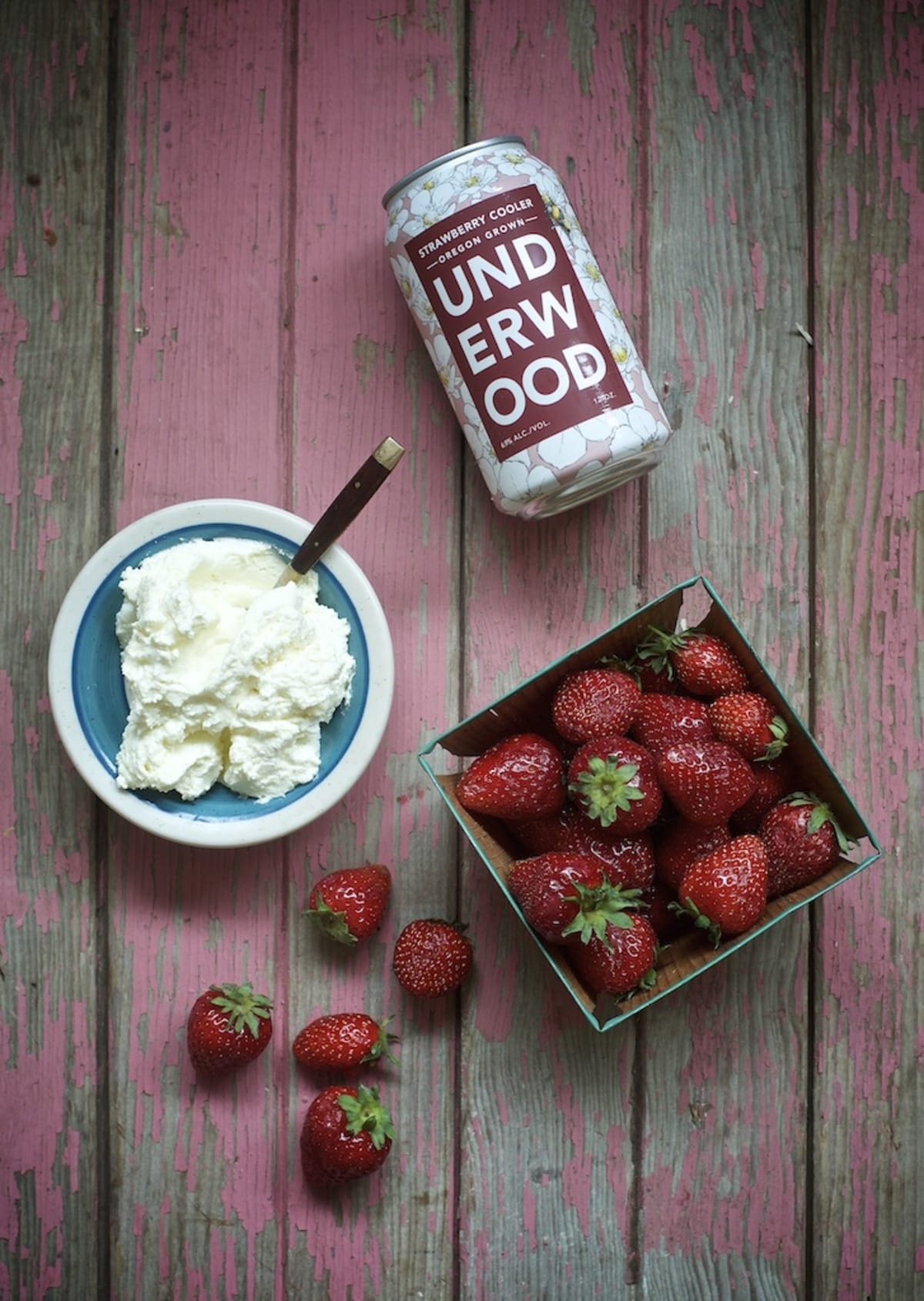 Strawberry Cooler Cocktail 