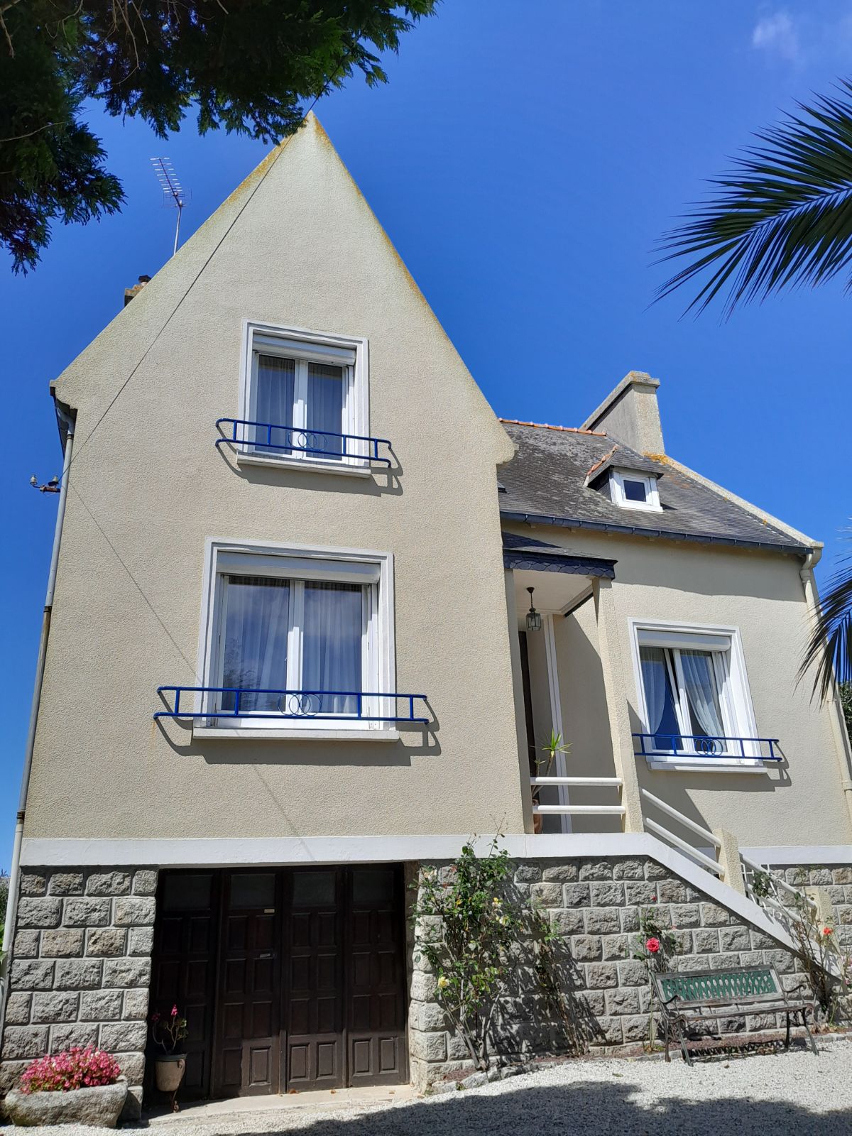 maison rénové en beige 