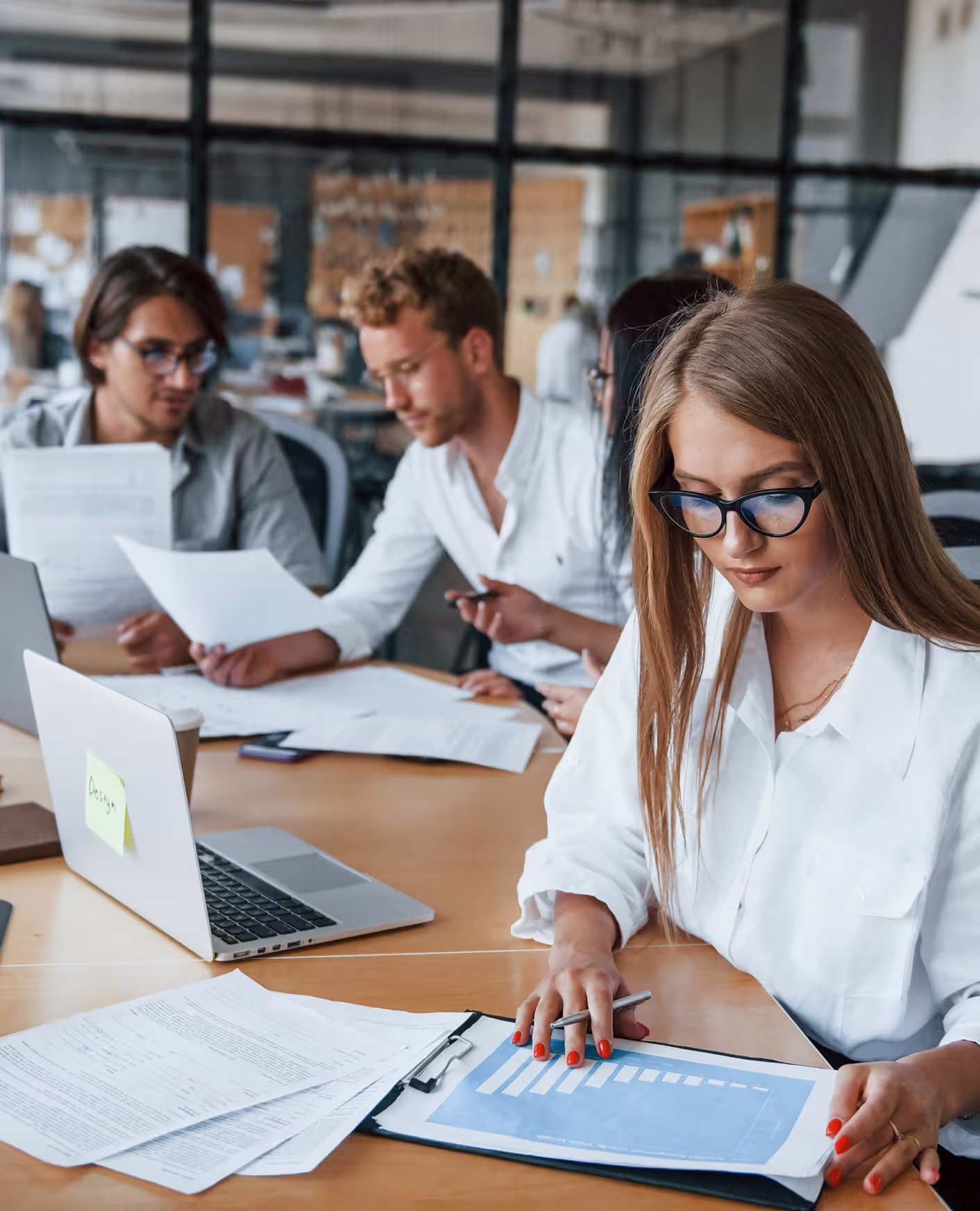 Schemat procesu analizy danych finansowych w pięciu etapach