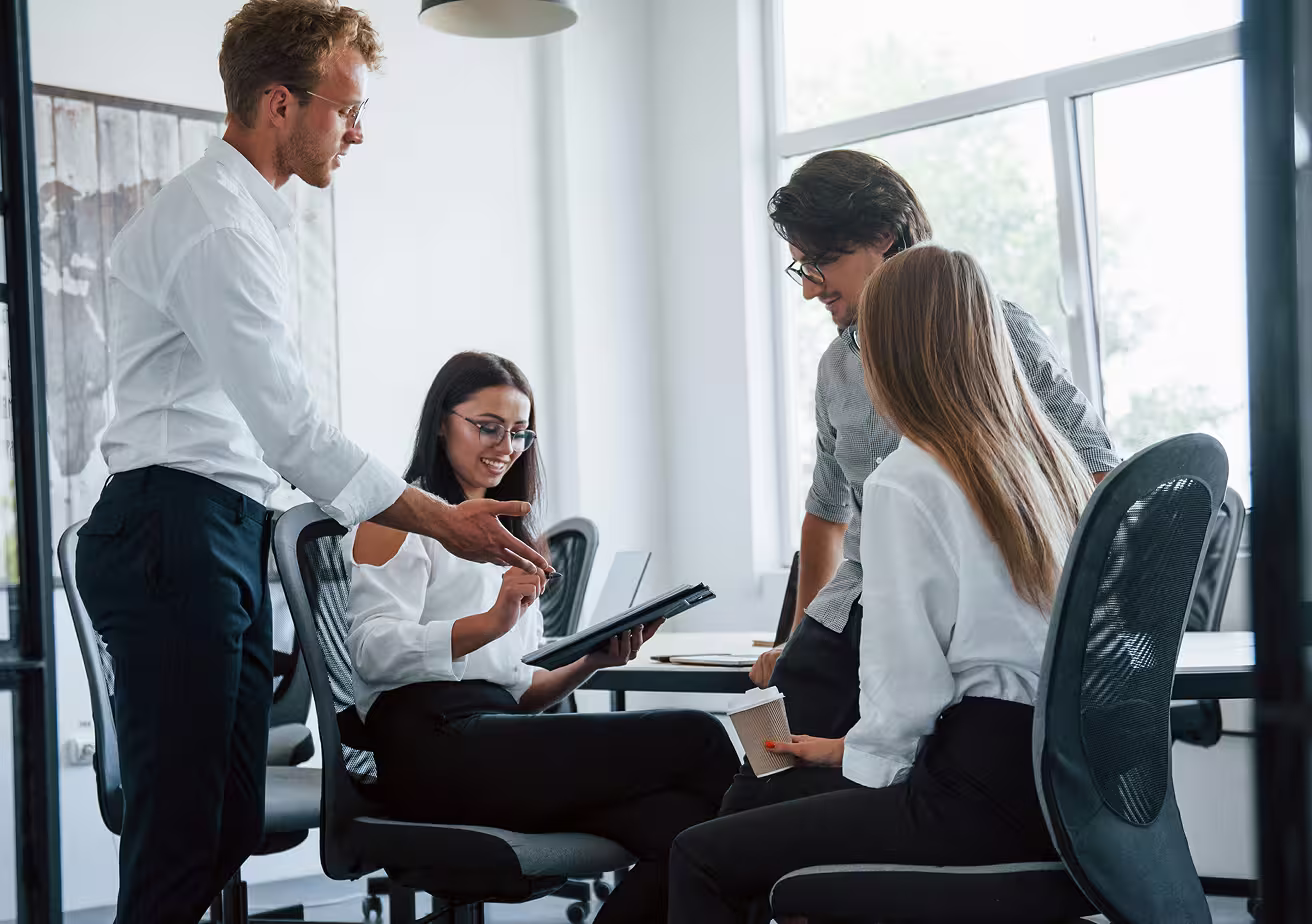 Schemat procesu analizy danych finansowych w pięciu etapach