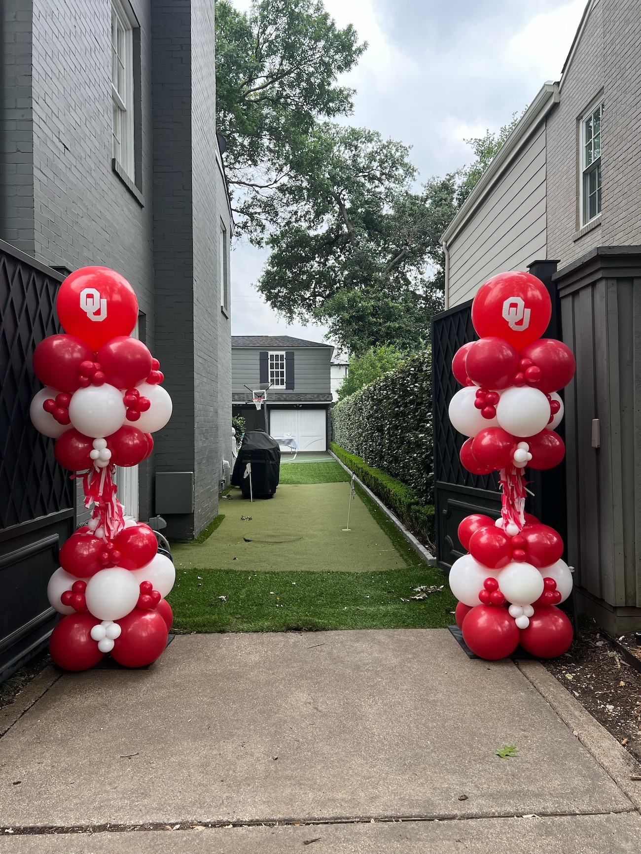 Balloon Columns in Dallas | The Party On The Yard