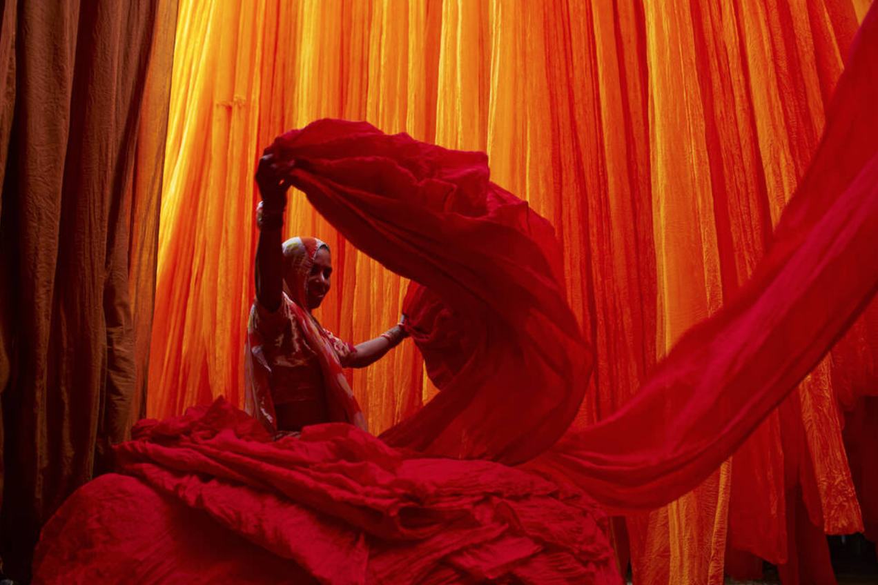 [background image] image of an outdoor eating area (for a food truck)