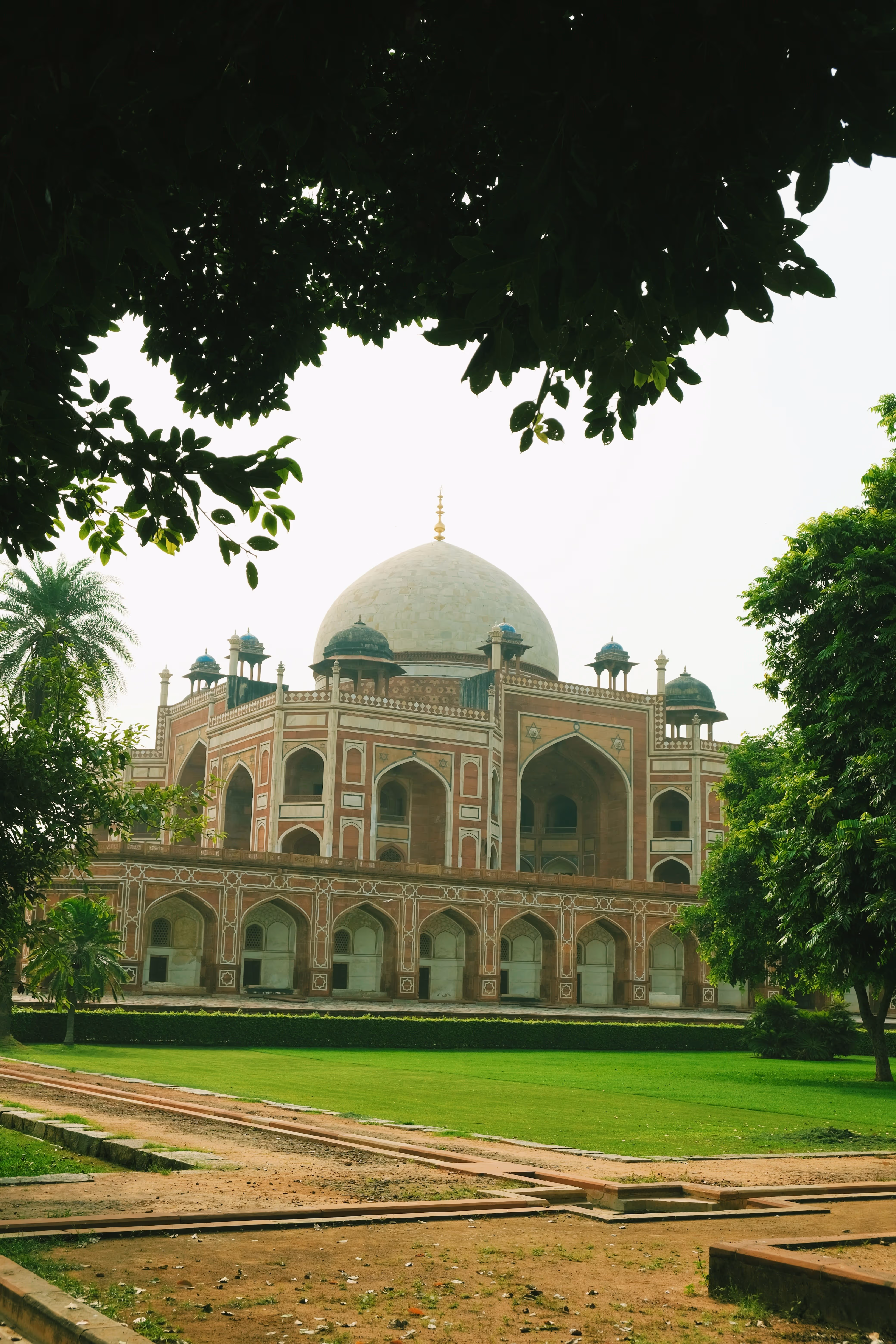 [background image] image of an outdoor eating area (for a food truck)
