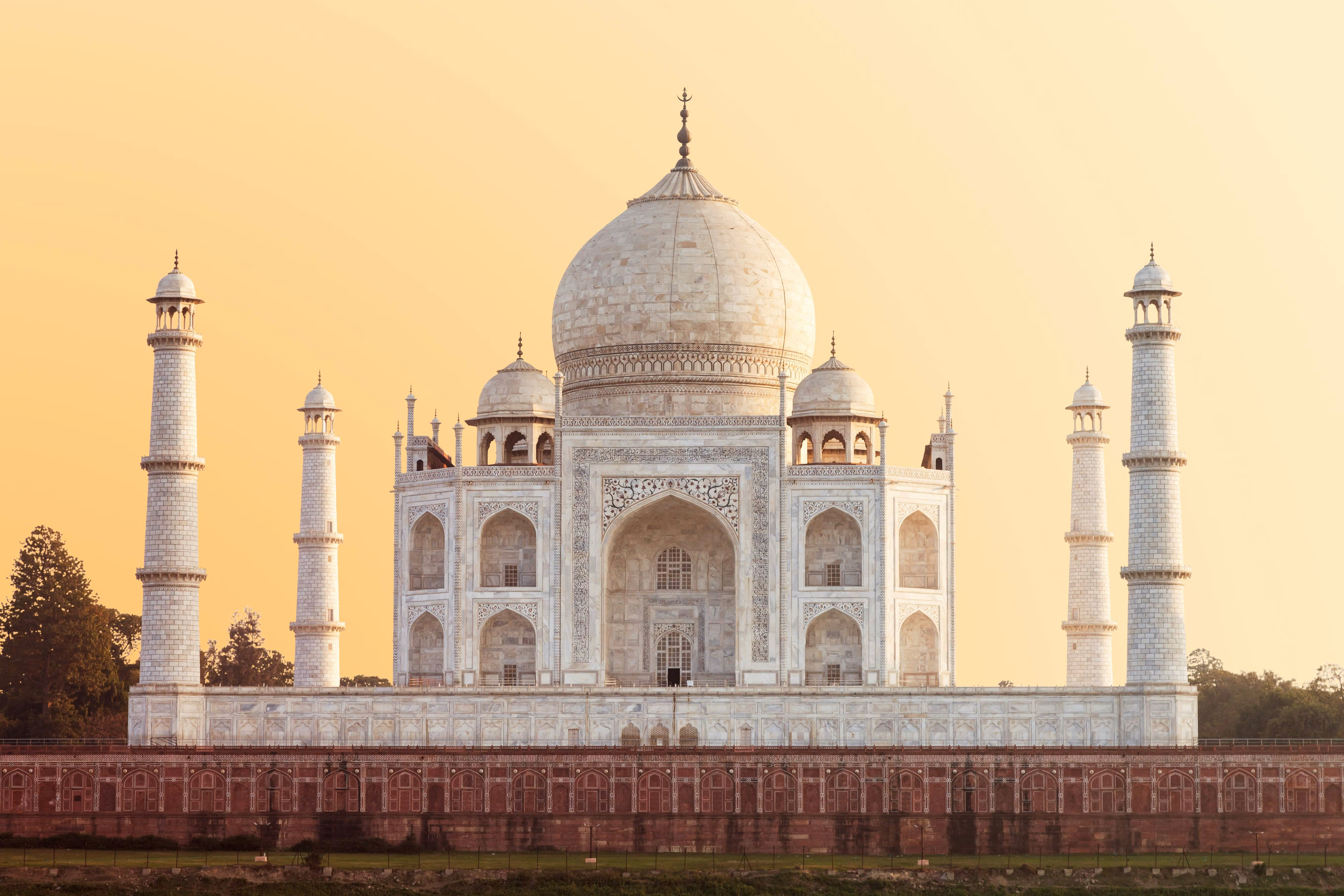 image of the taj mahal, india
