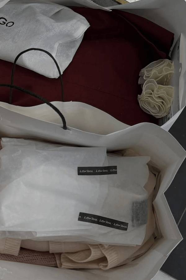 Zakupy ze stylistką Marta Waluk – wysokiej jakości ubrania premium podczas stylizacji w Warszawie.