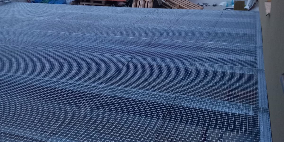 Rooftop steel terrace platform assembled from HEB and UPE steel profiles