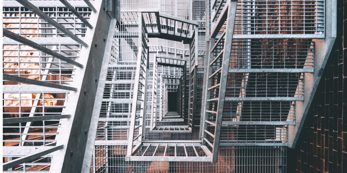 Access platform and steel staircase