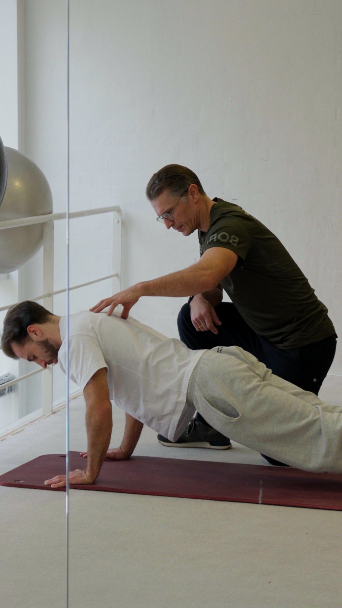 image of weightlifting session