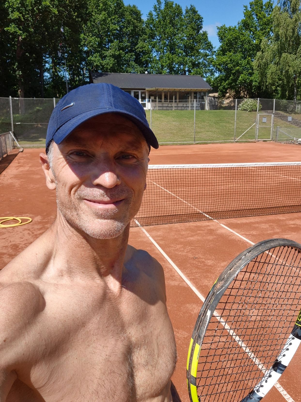 image of weightlifting session