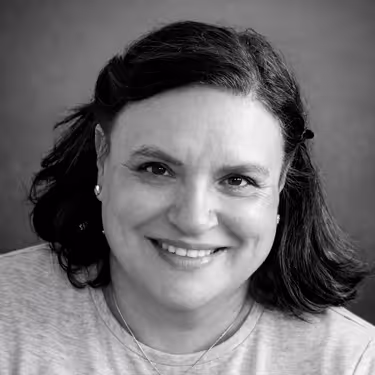 Retrato en blanco y negro de Carmen Mayor, o Carmen Díaz Lopez, asistente en DC Departamento Creativo