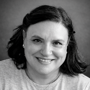 Retrato en blanco y negro de Carmen Mayor, o Carmen Díaz Lopez, asistente en DC Departamento Creativo