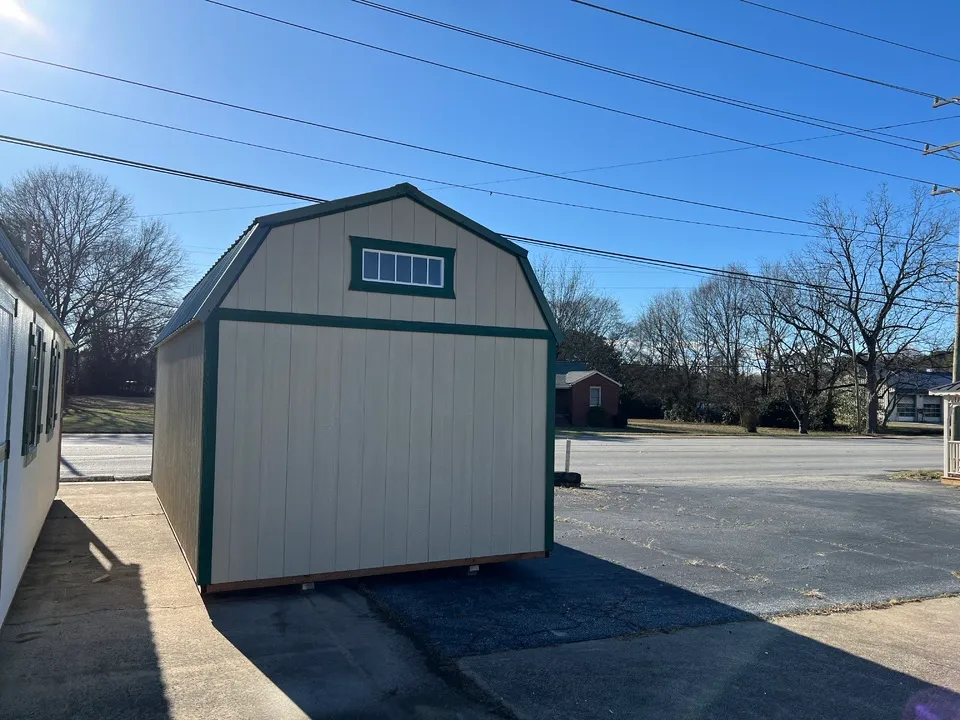LOFTED BARN 10 x 20