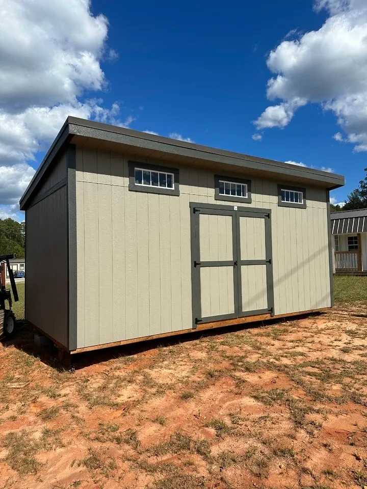 MODERN UTILITY 10 x 20