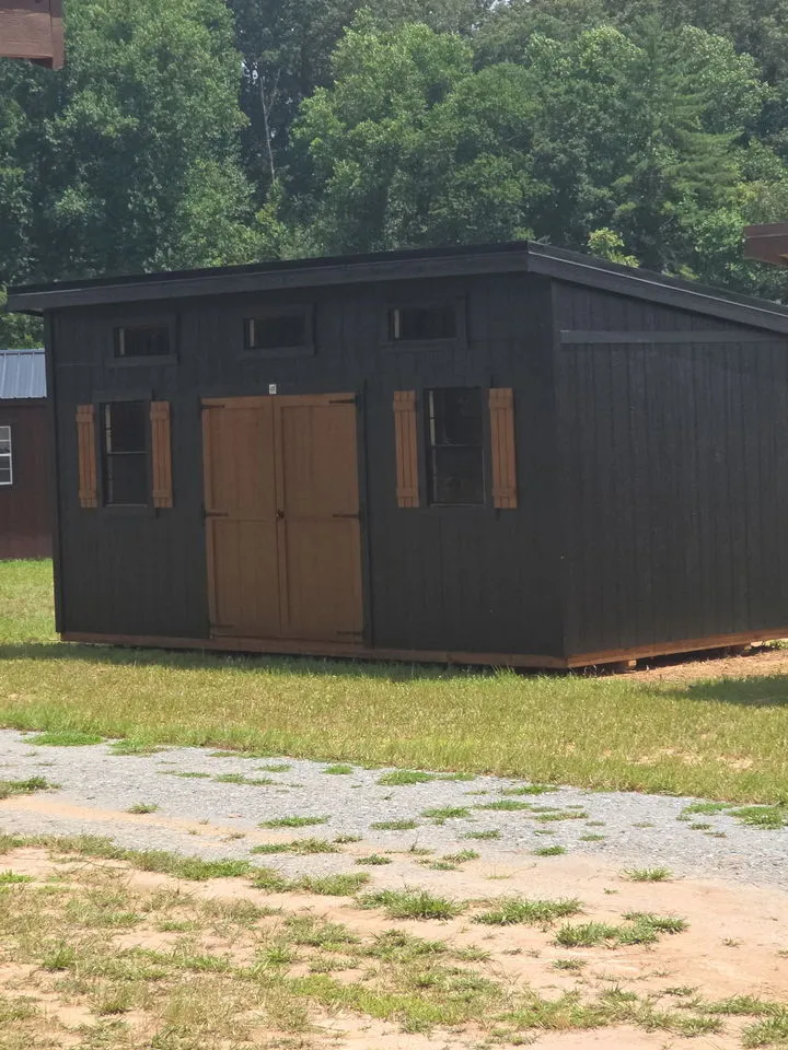 MODERN UTILITY 10 x 20