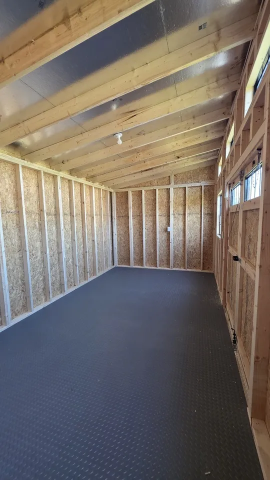 MODERN UTILITY 10 x 20