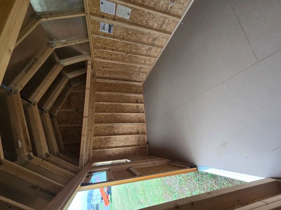 SIDE LOFTED BARN 10 x 16