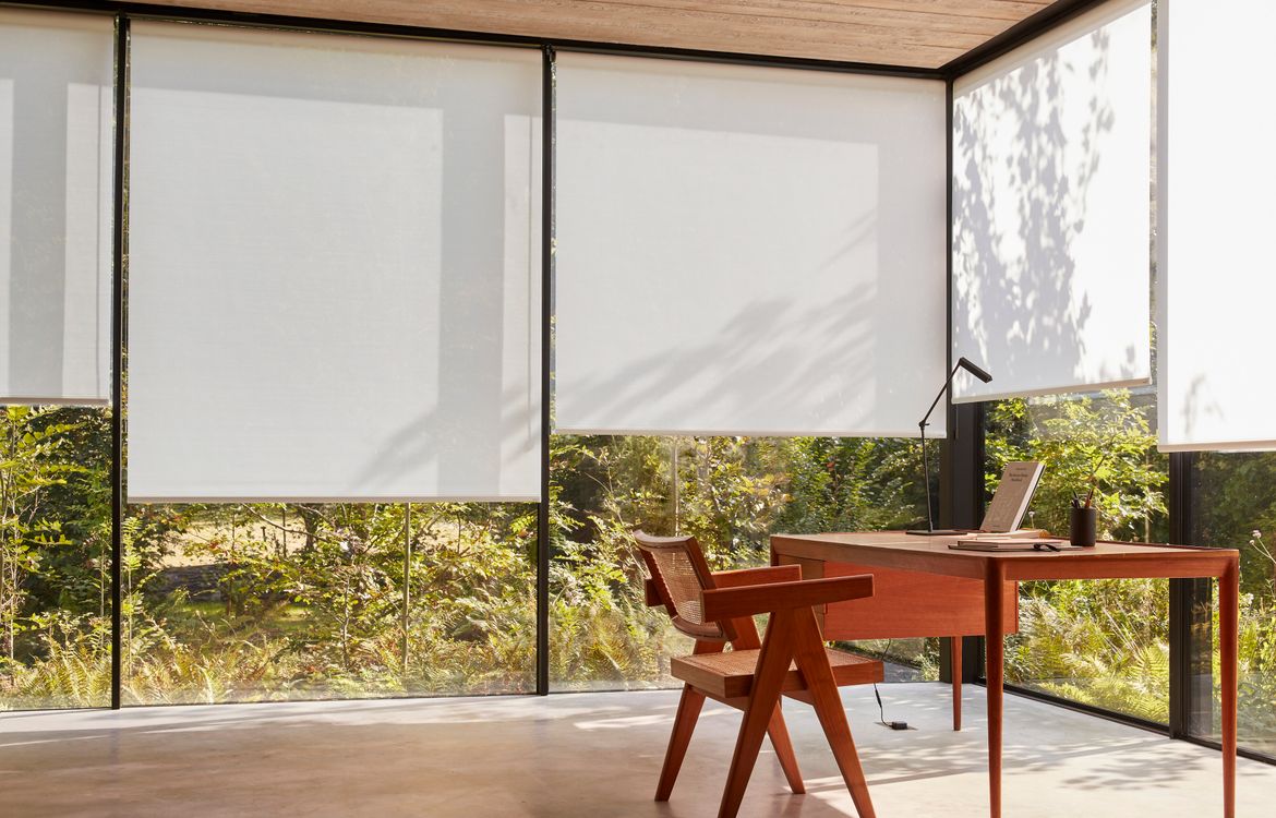 image of vibrant dining space (for a mexican restaurant)