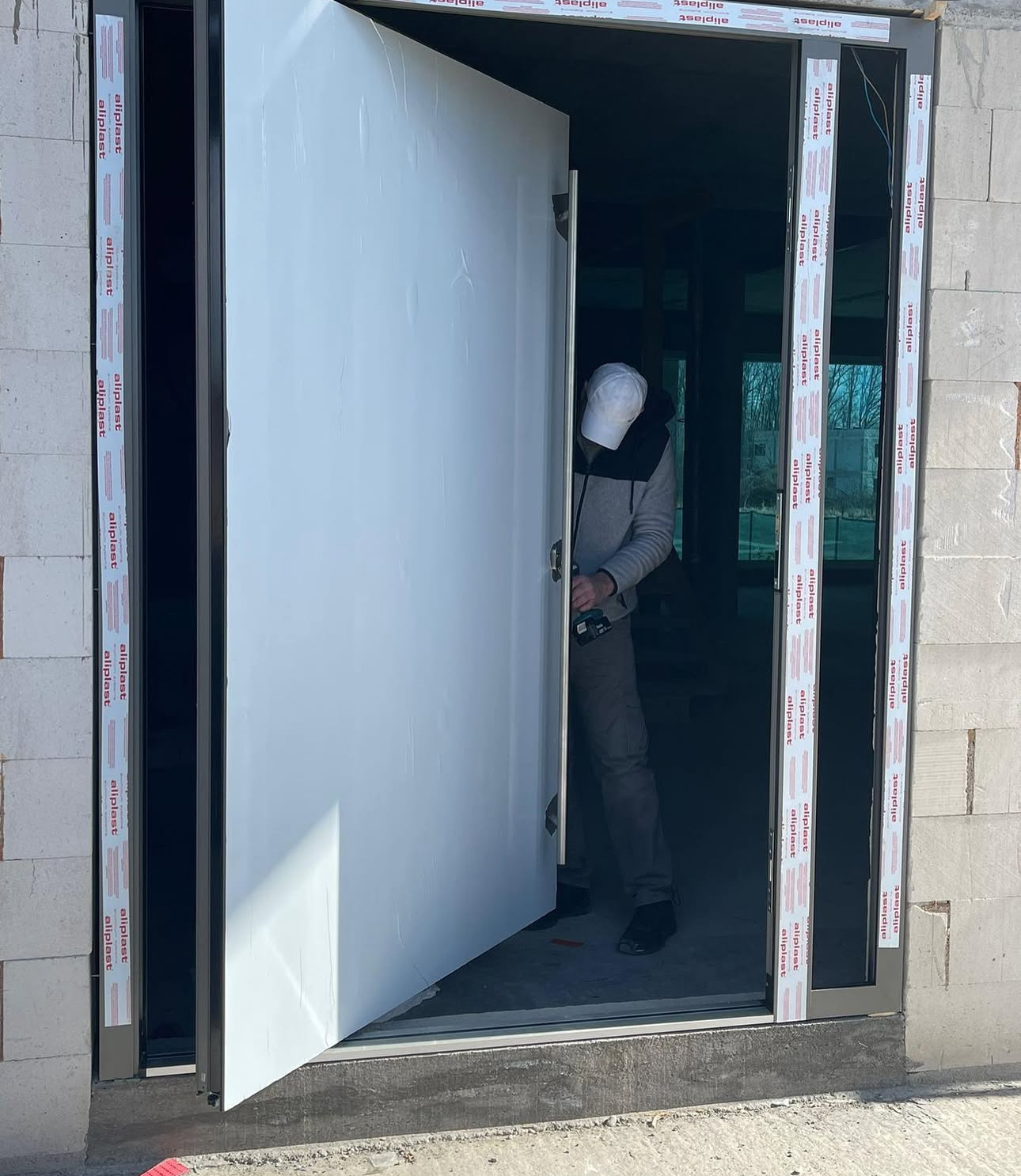 image of clinic exterior (for a veterinary clinic)