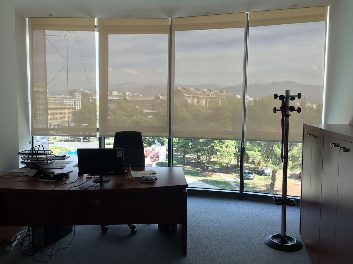 image of vibrant dining space (for a mexican restaurant)