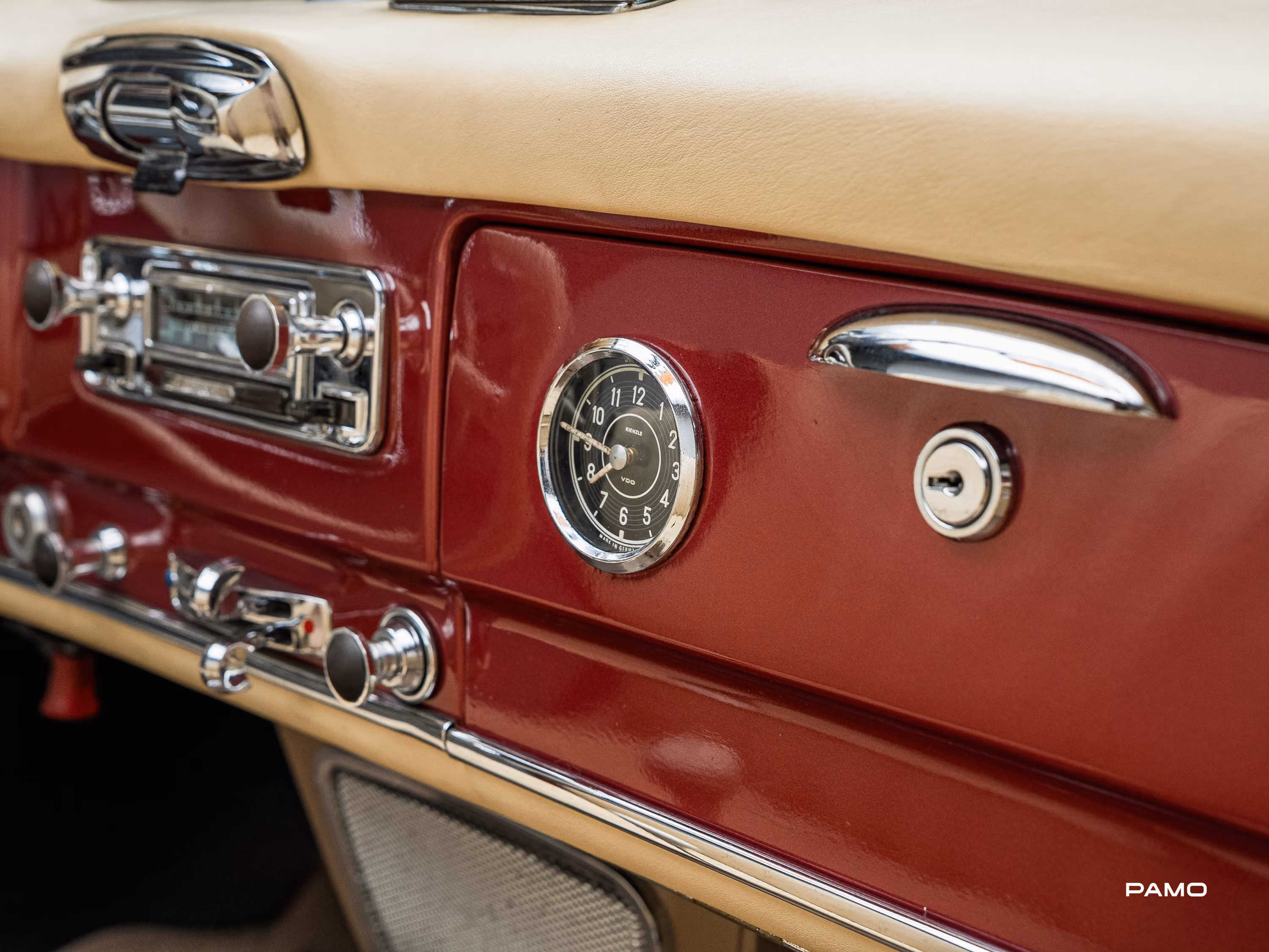 1172_Mercedes Benz 190 SL-21.jpg