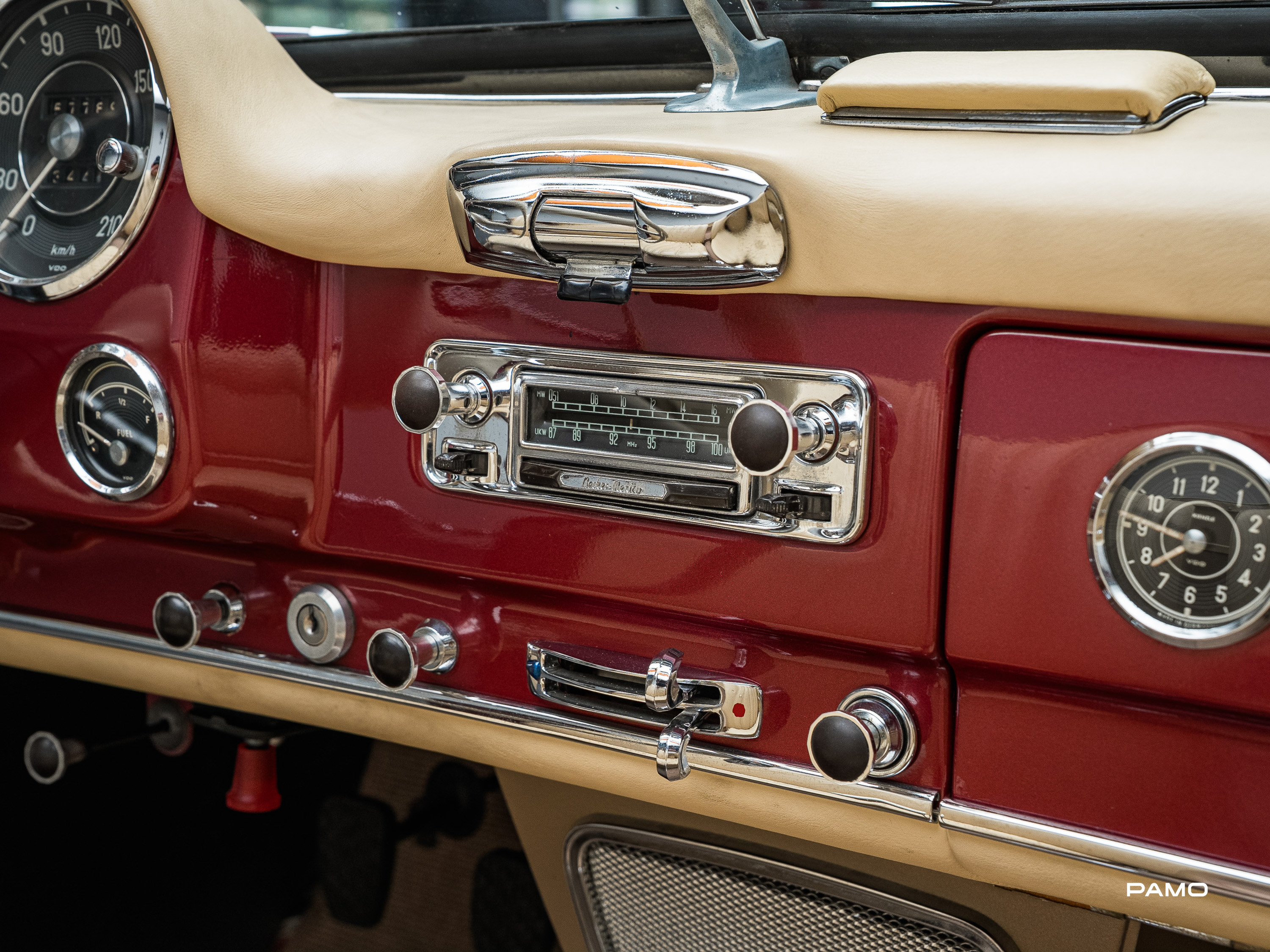 1172_Mercedes Benz 190 SL-22.jpg