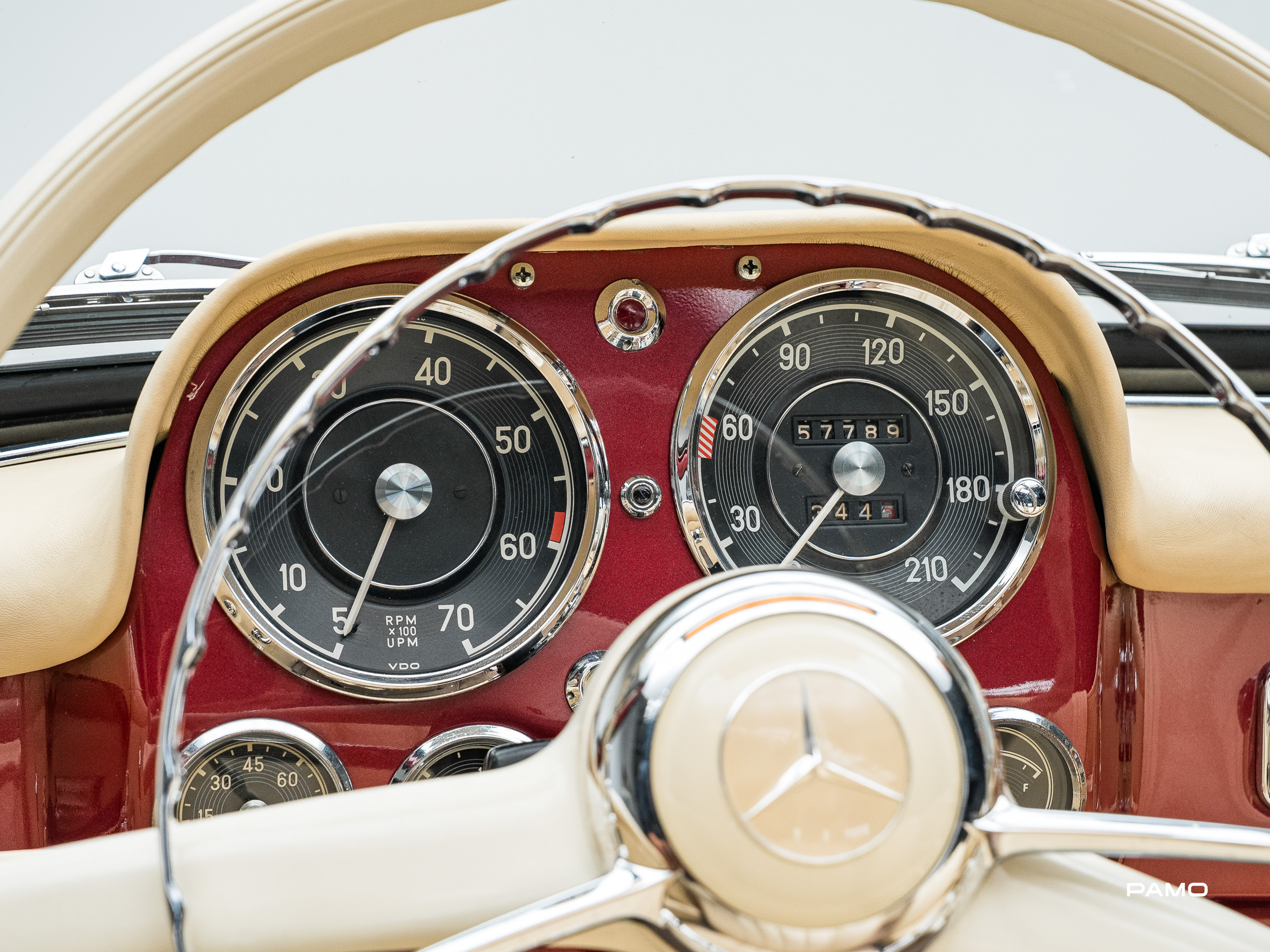 1172_Mercedes Benz 190 SL-31.jpg
