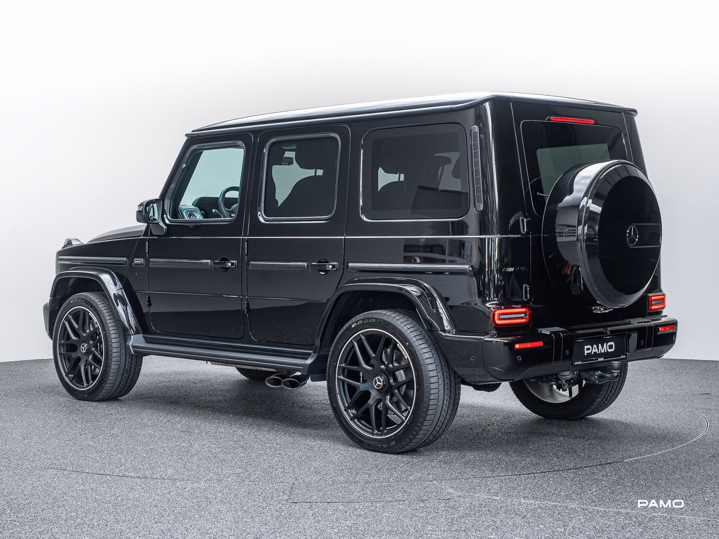 000_Mercedes Benz_Nico-5.jpg