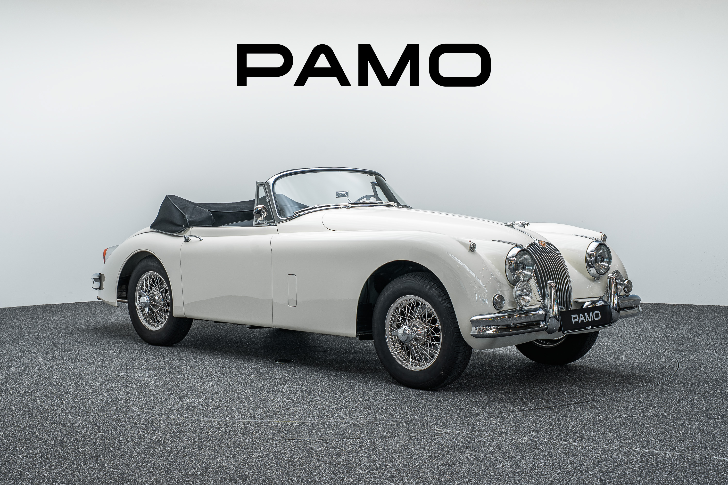 1236 _Jaguar XK 150 DHC-1.jpg