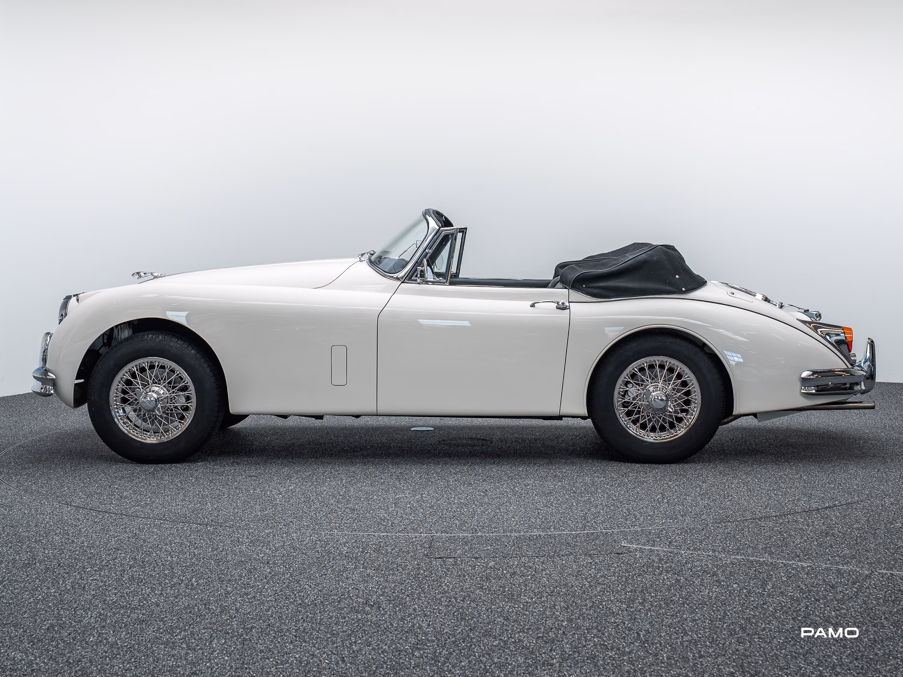 1236 _Jaguar XK 150 DHC-5.jpg