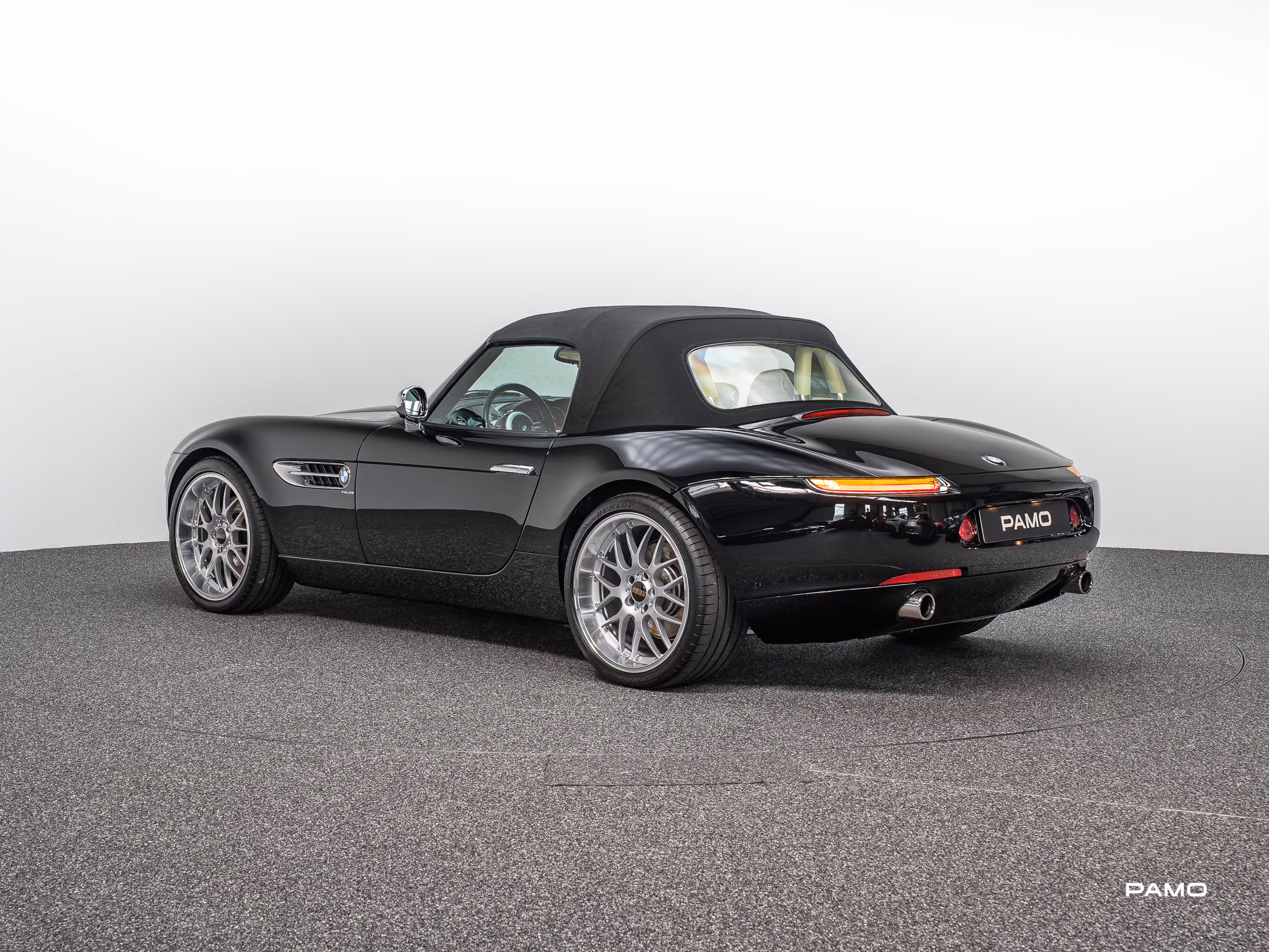 000_BMW_Z8-6.jpg