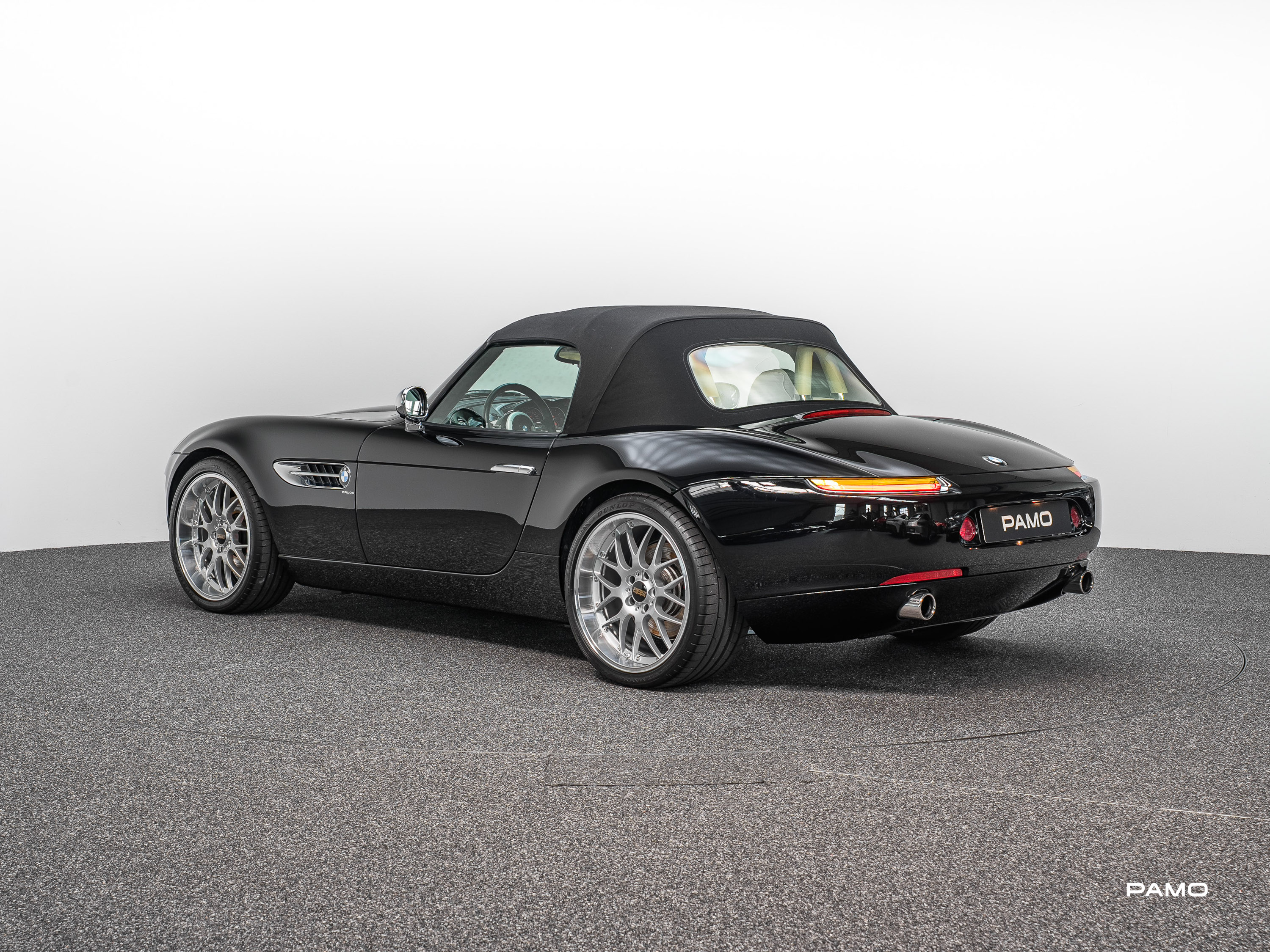 000_BMW_Z8-6.jpg