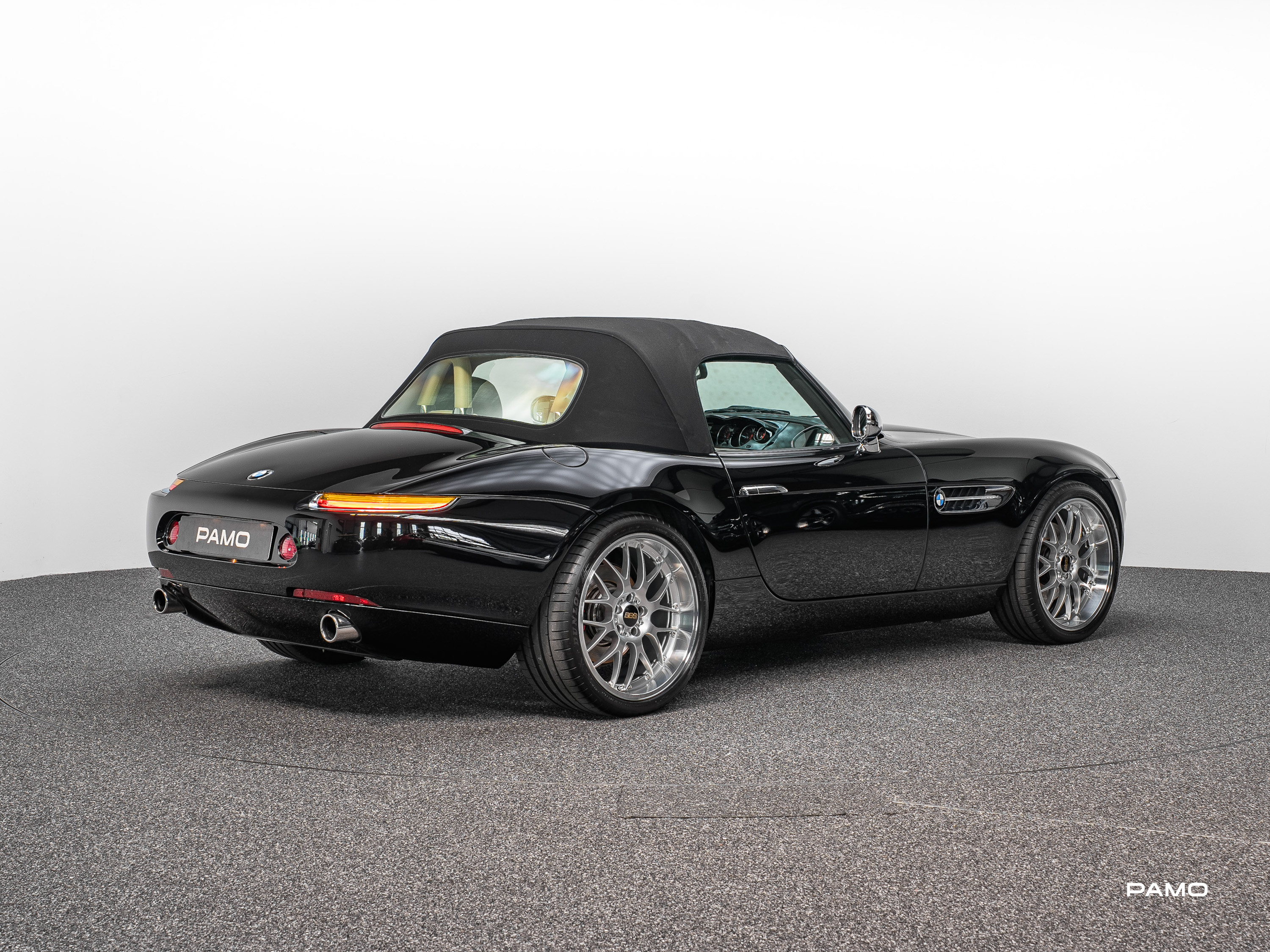 000_BMW_Z8-8.jpg