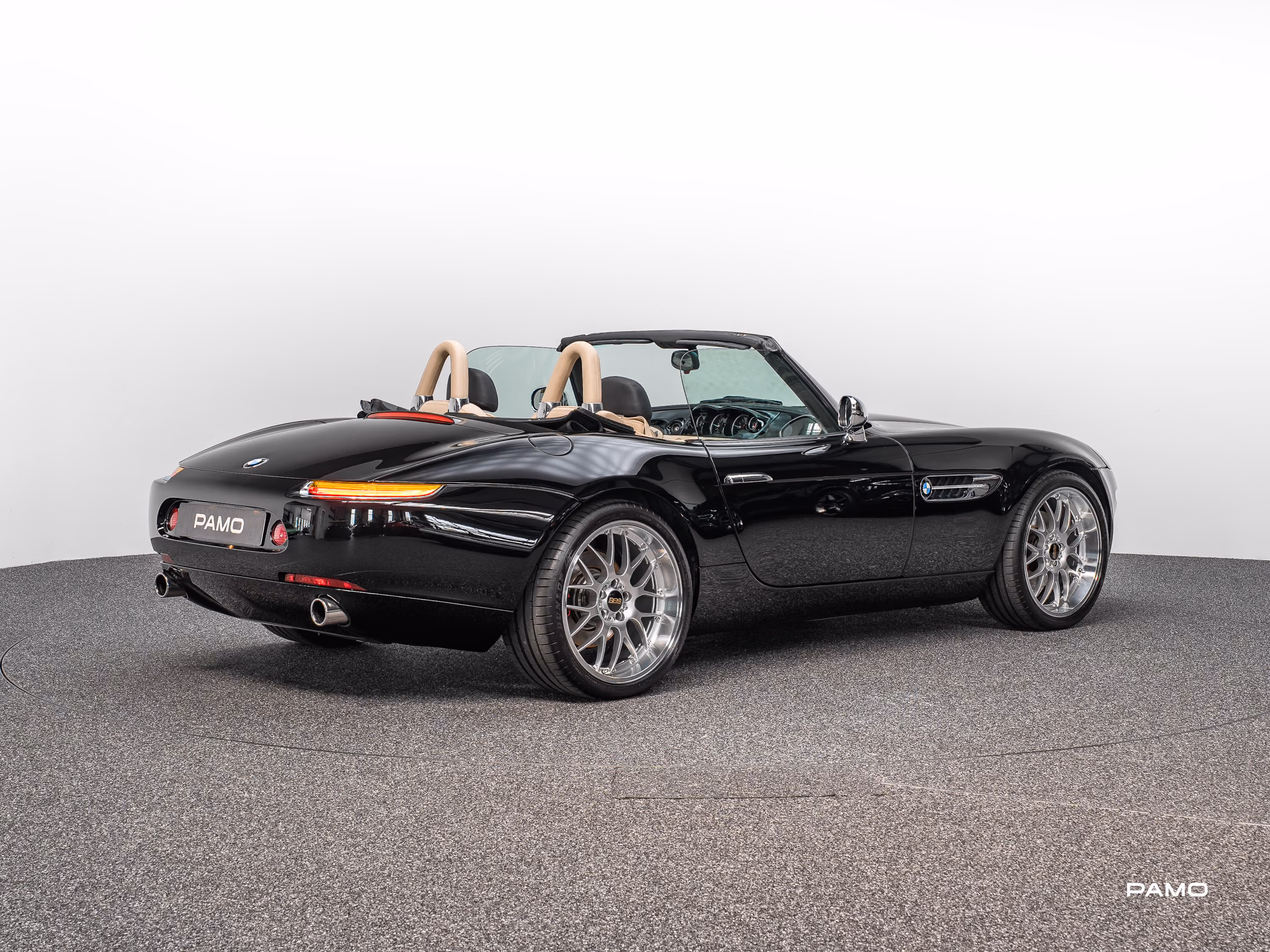 000_BMW_Z8-15.jpg