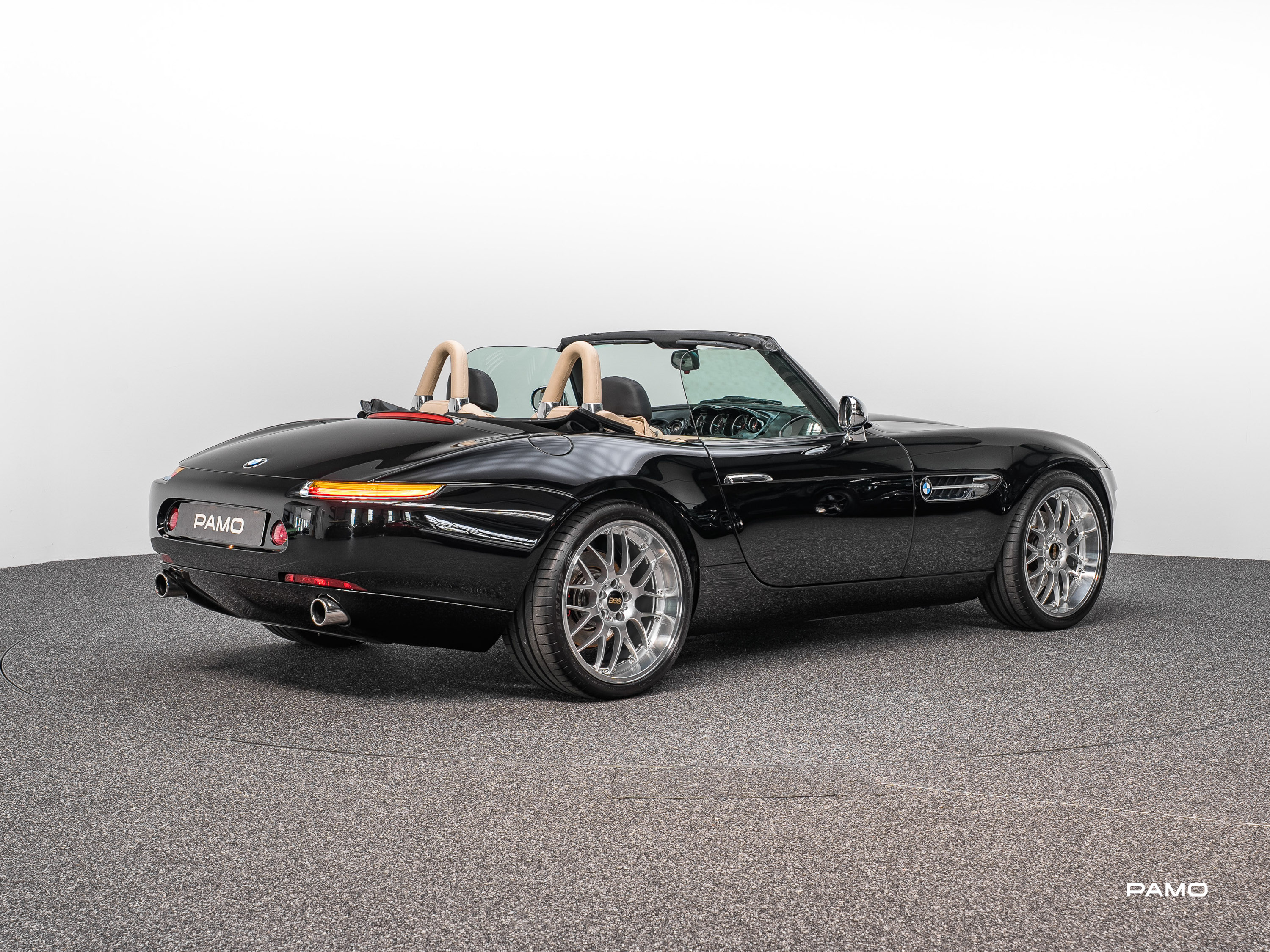 000_BMW_Z8-15.jpg