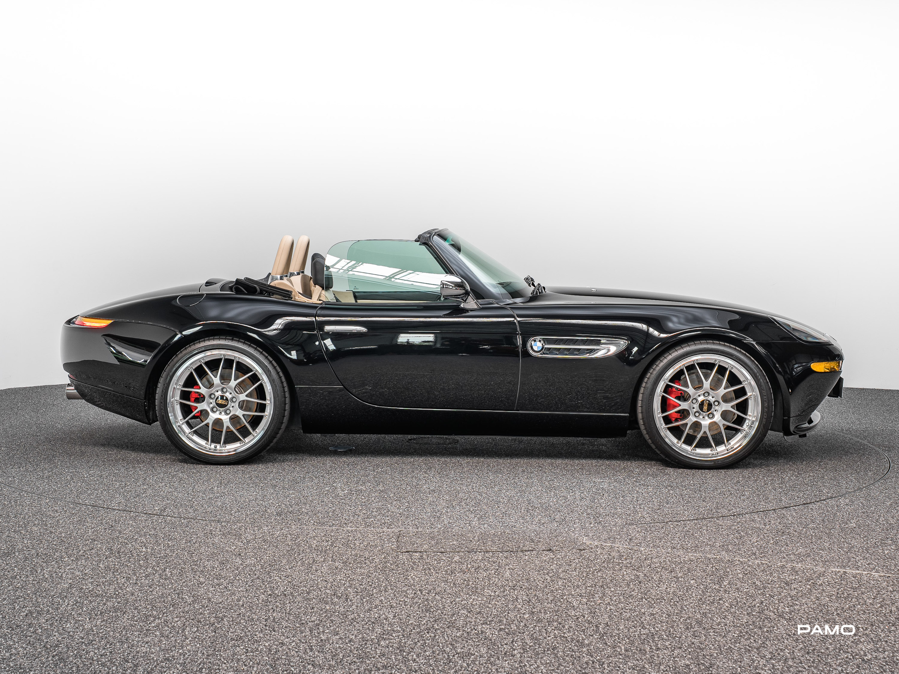 000_BMW_Z8-16.jpg
