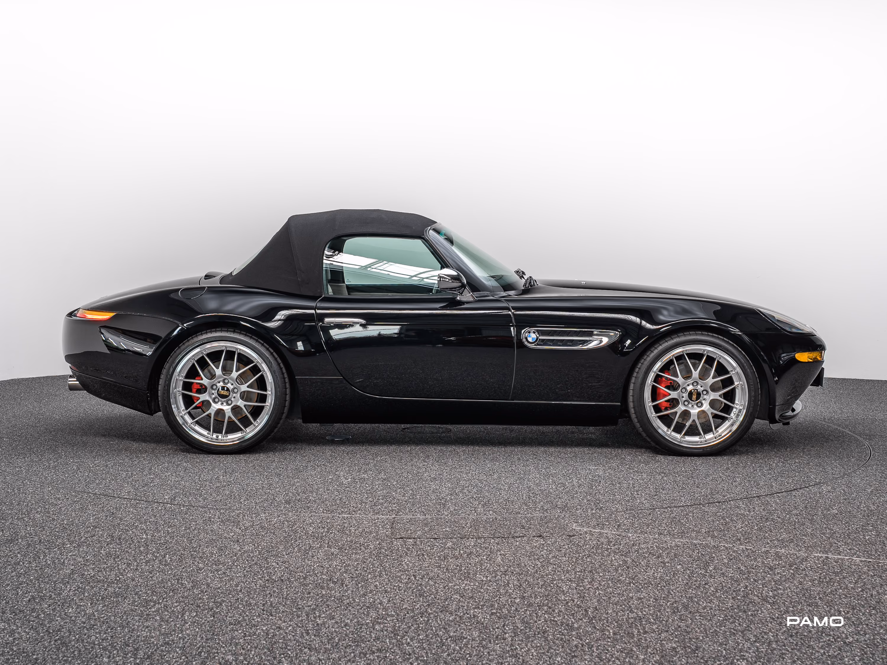 000_BMW_Z8-9.jpg