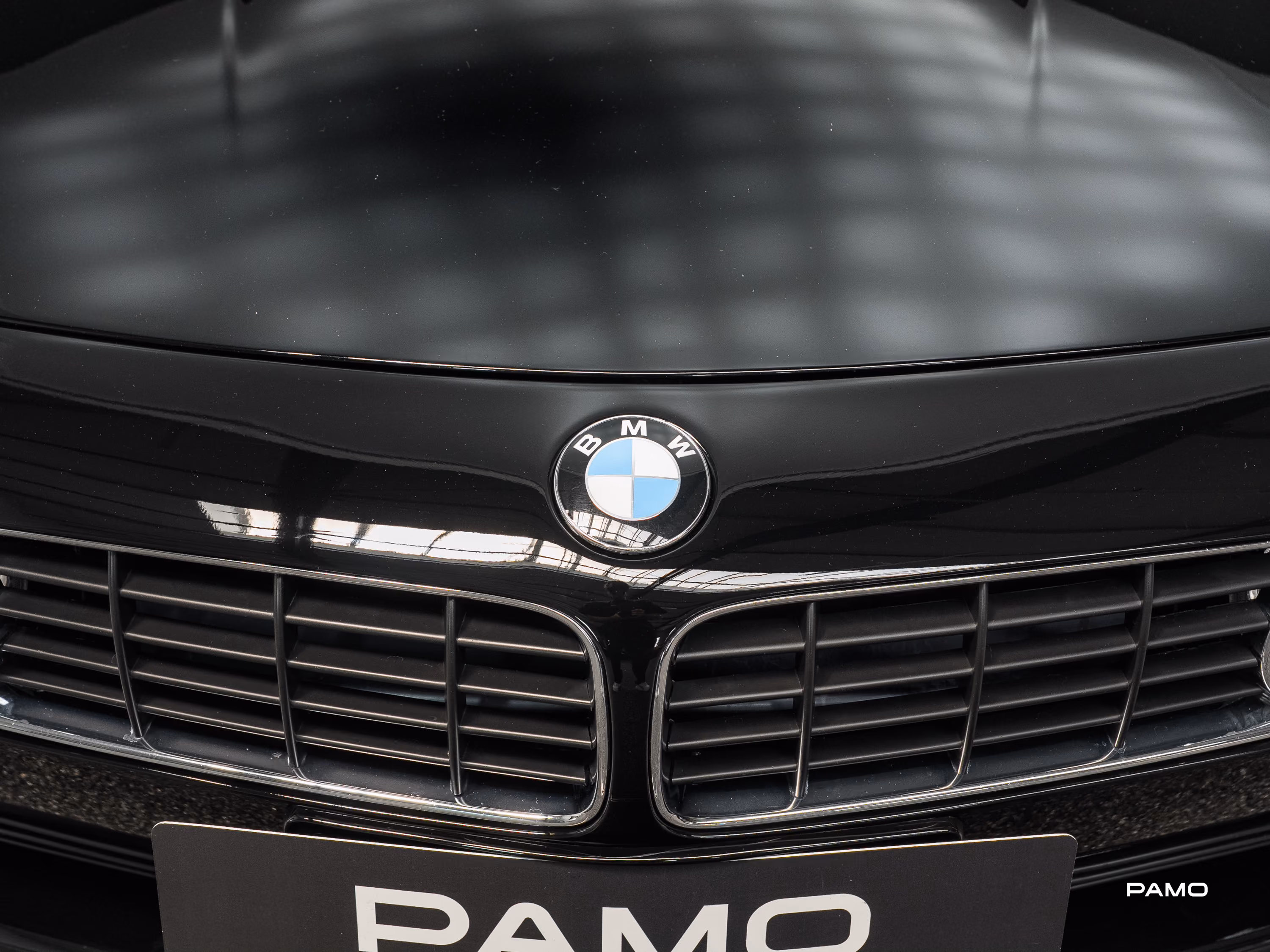 000_BMW_Z8-17.jpg