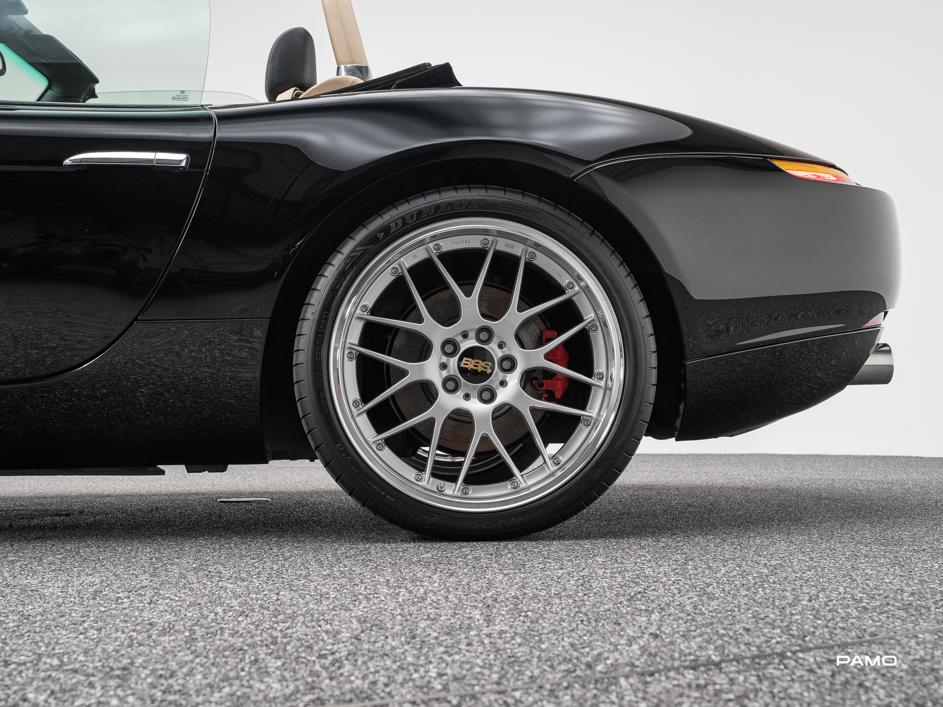 000_BMW_Z8-20.jpg