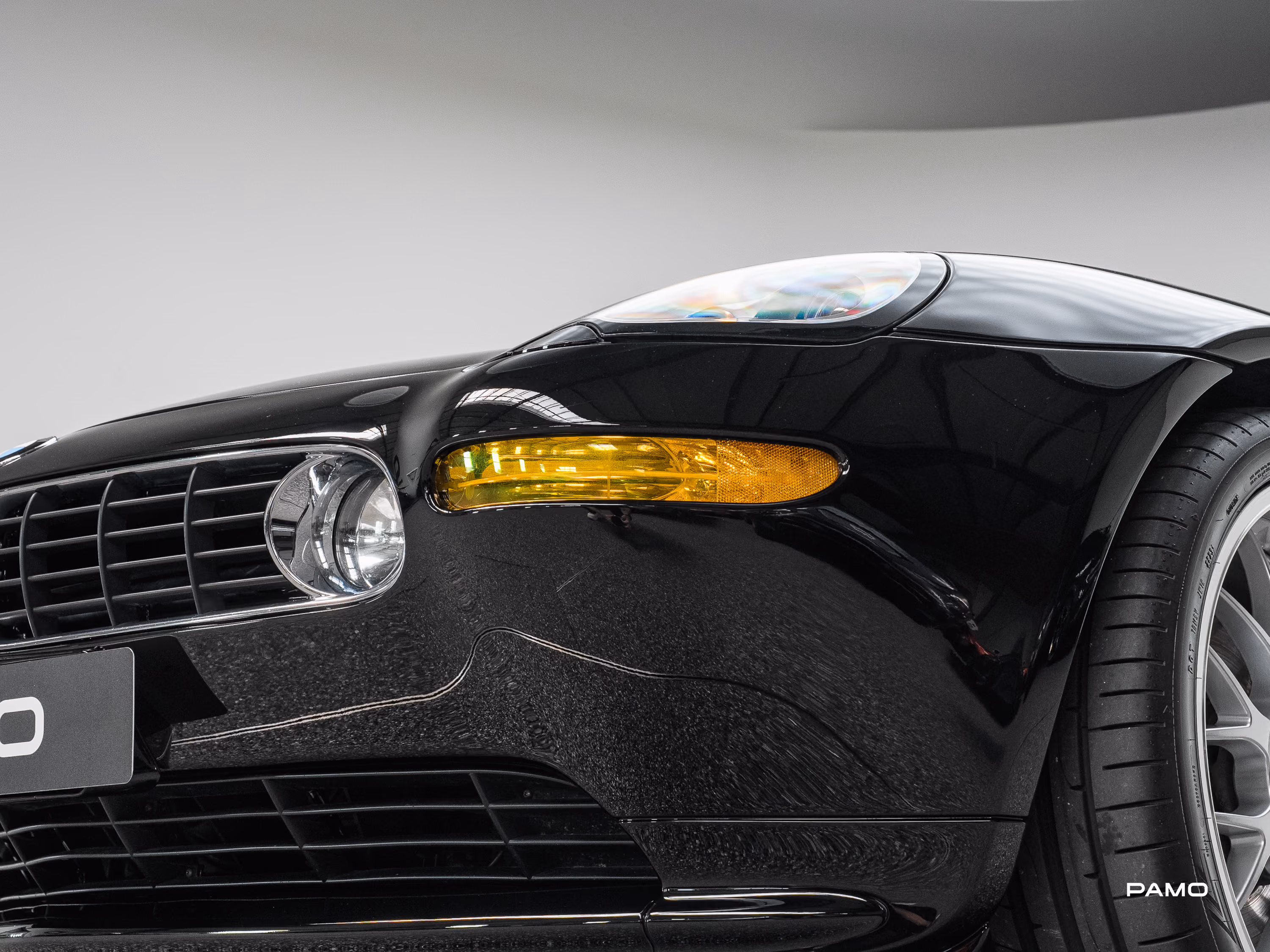000_BMW_Z8-25.jpg