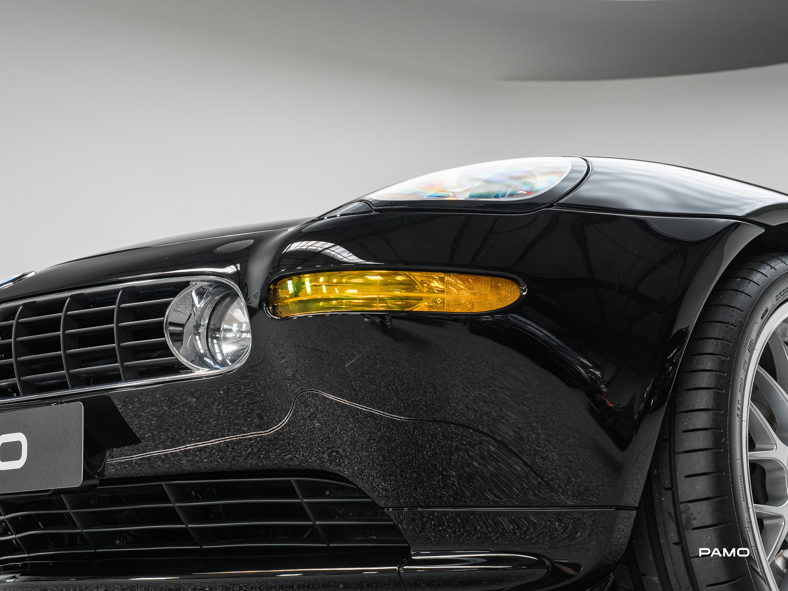 000_BMW_Z8-25.jpg