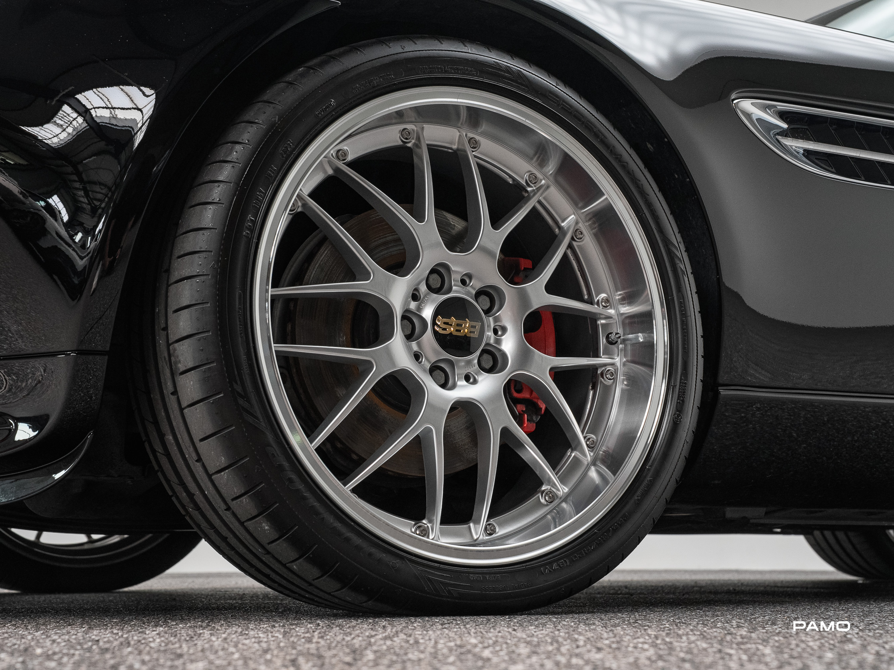 000_BMW_Z8-26.jpg