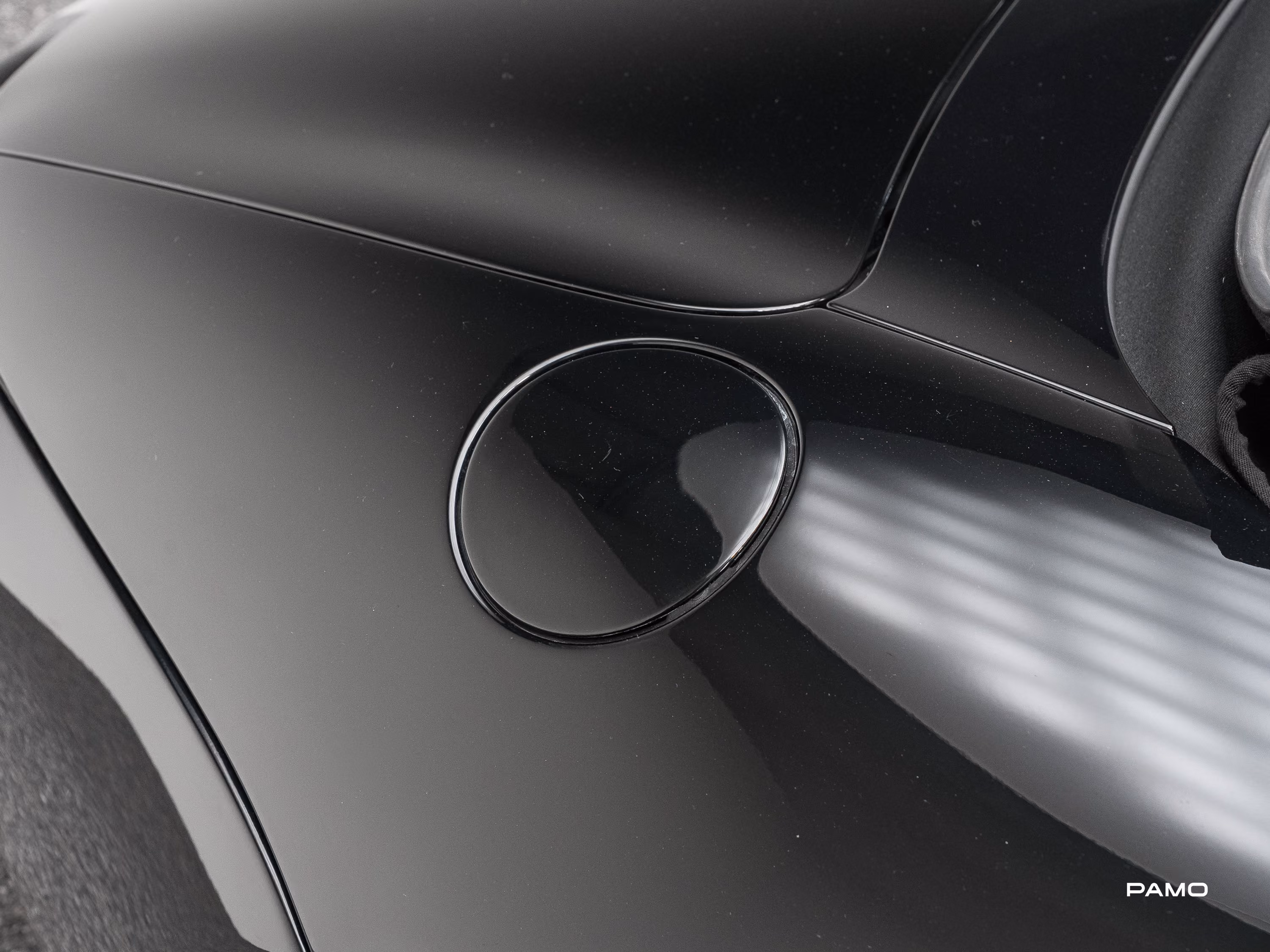 000_BMW_Z8-29.jpg